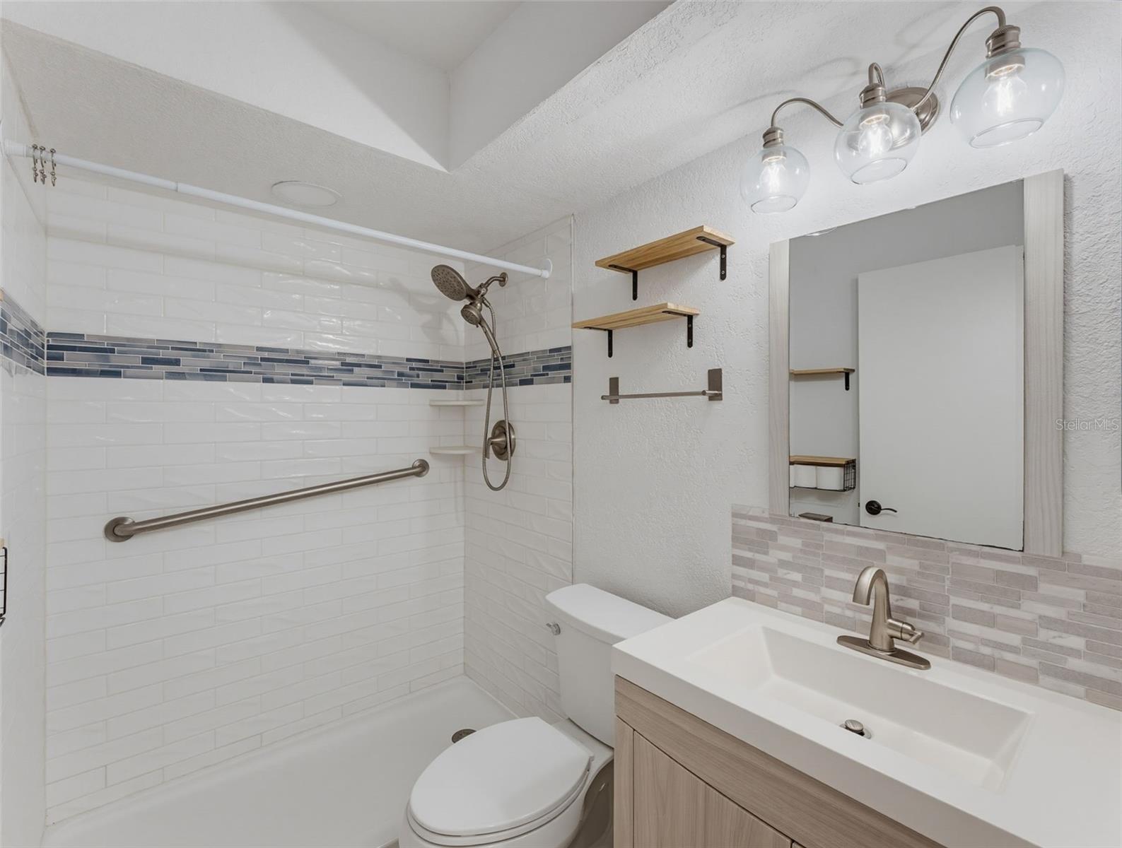 8330 HIGH POINT CIR #6 — photo 25