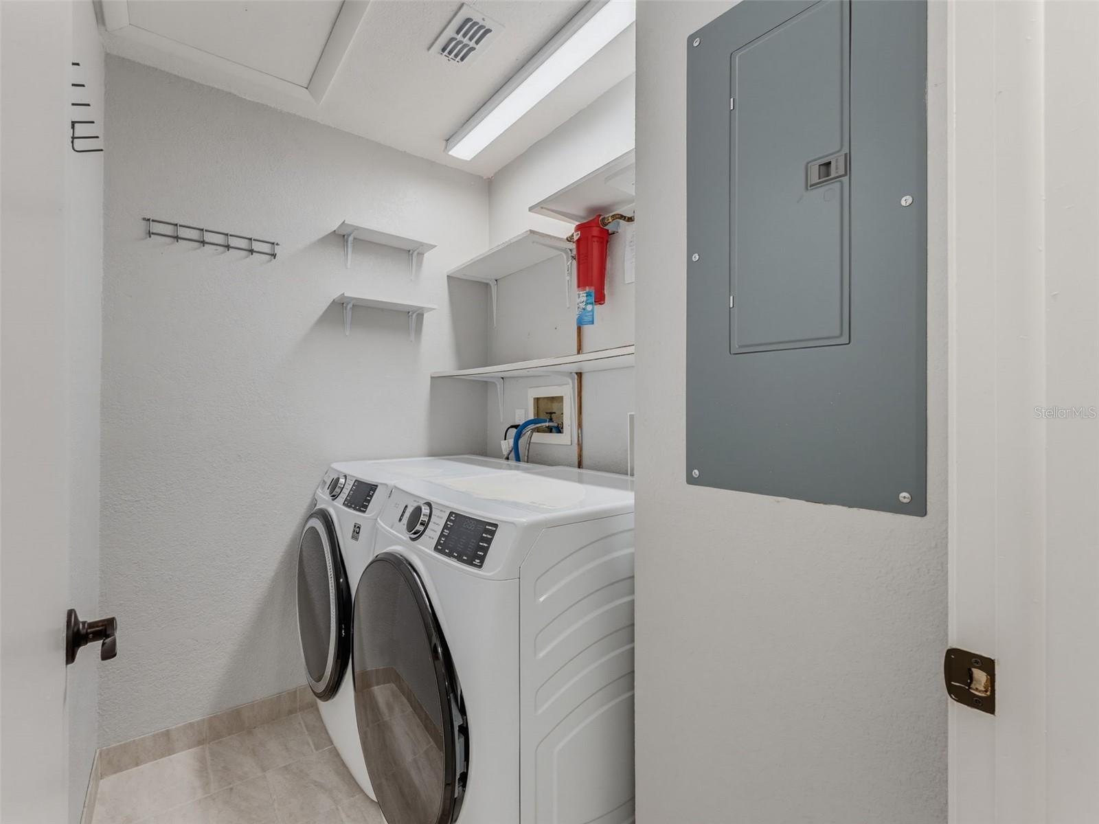 8330 HIGH POINT CIR #6 — photo 30