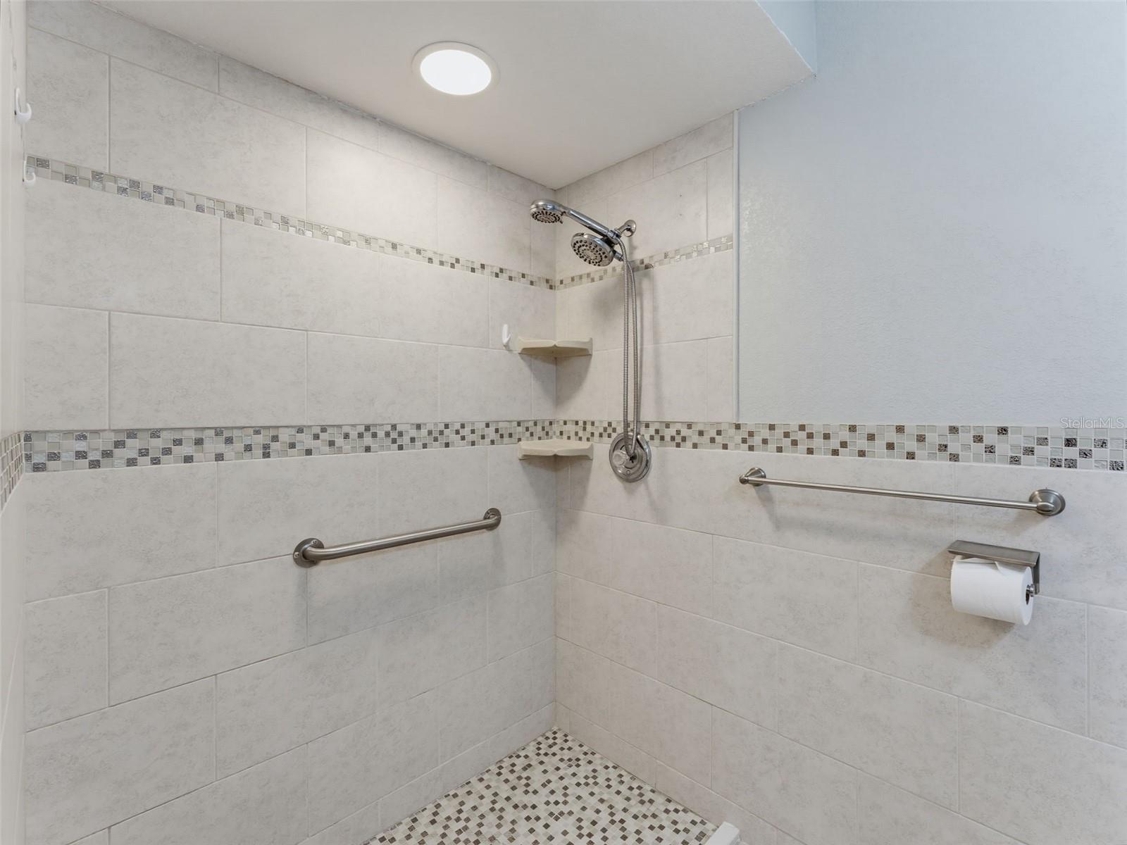 8330 HIGH POINT CIR #6 — photo 54
