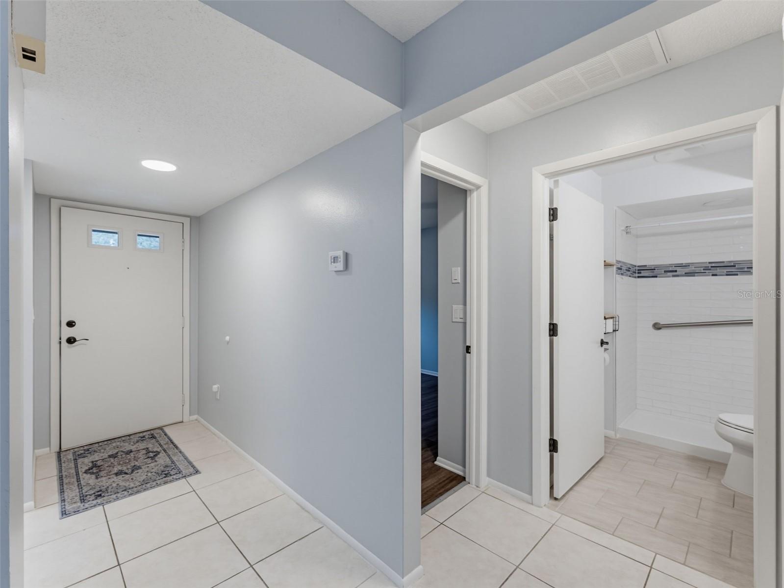 8330 HIGH POINT CIR #6 — photo 23