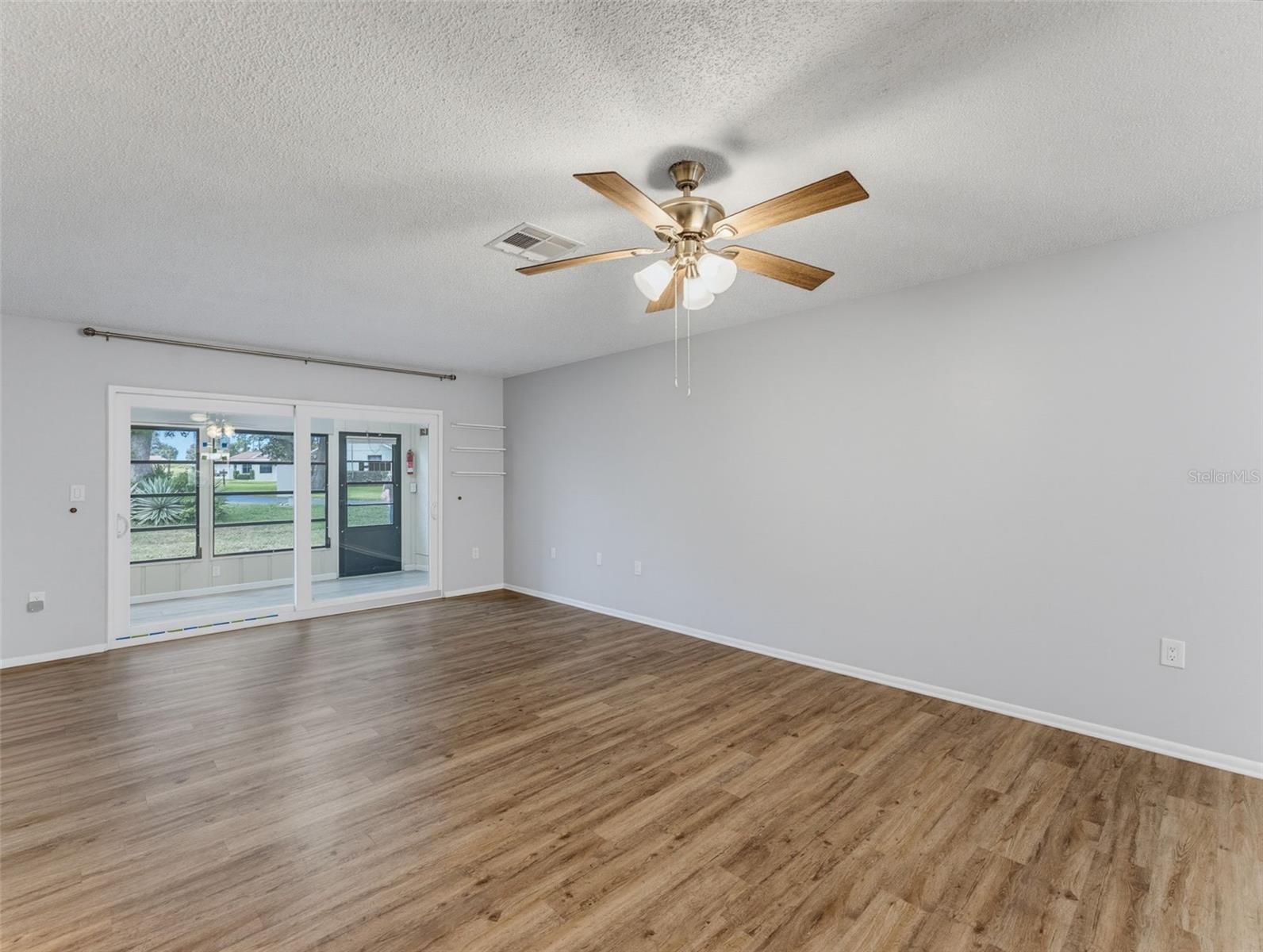 8330 HIGH POINT CIR #6 — photo 38