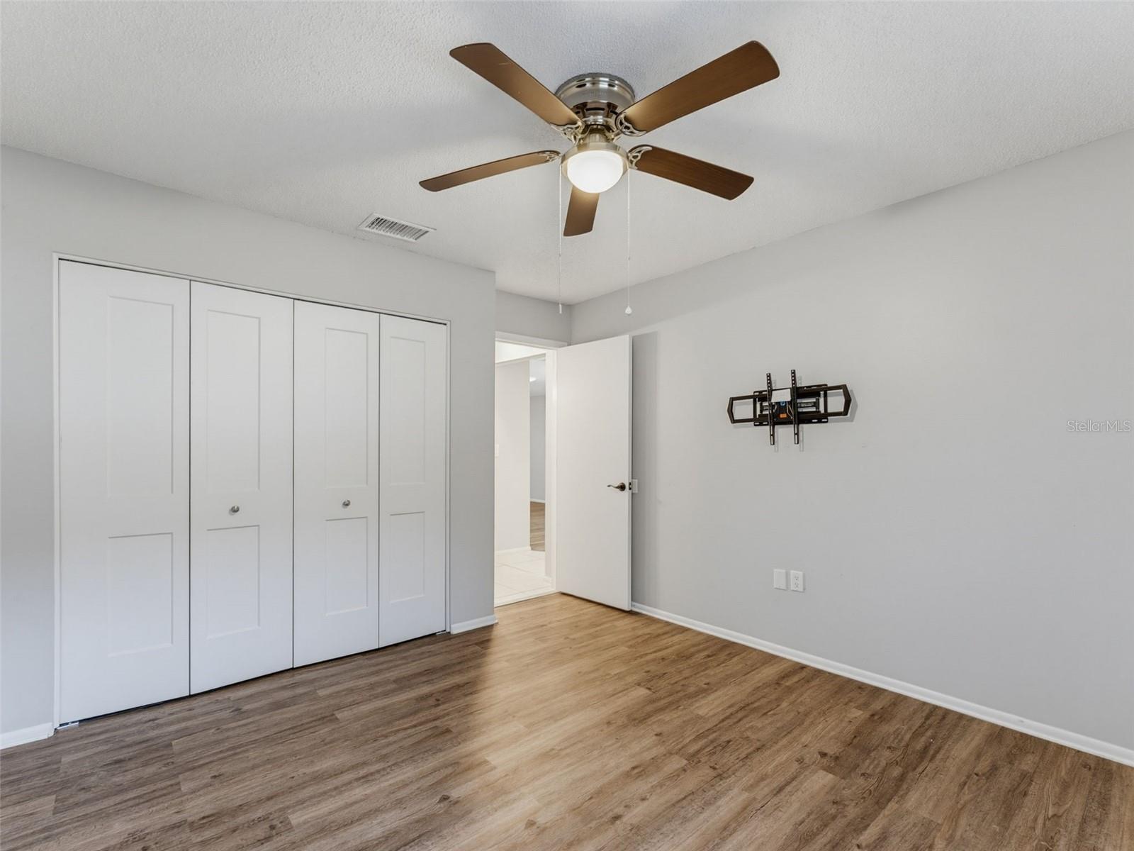 8330 HIGH POINT CIR #6 — photo 32