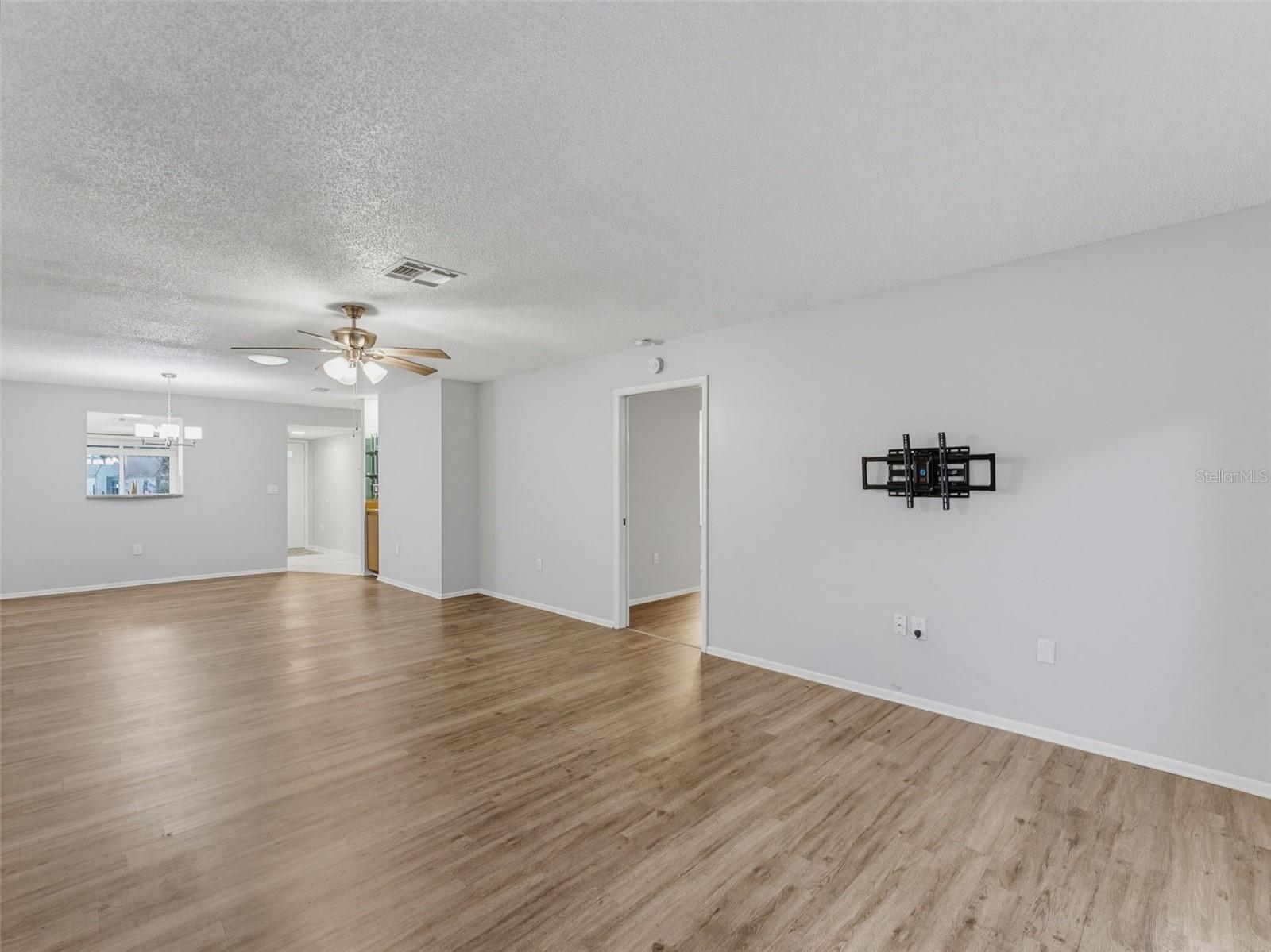 8330 HIGH POINT CIR #6 — photo 44