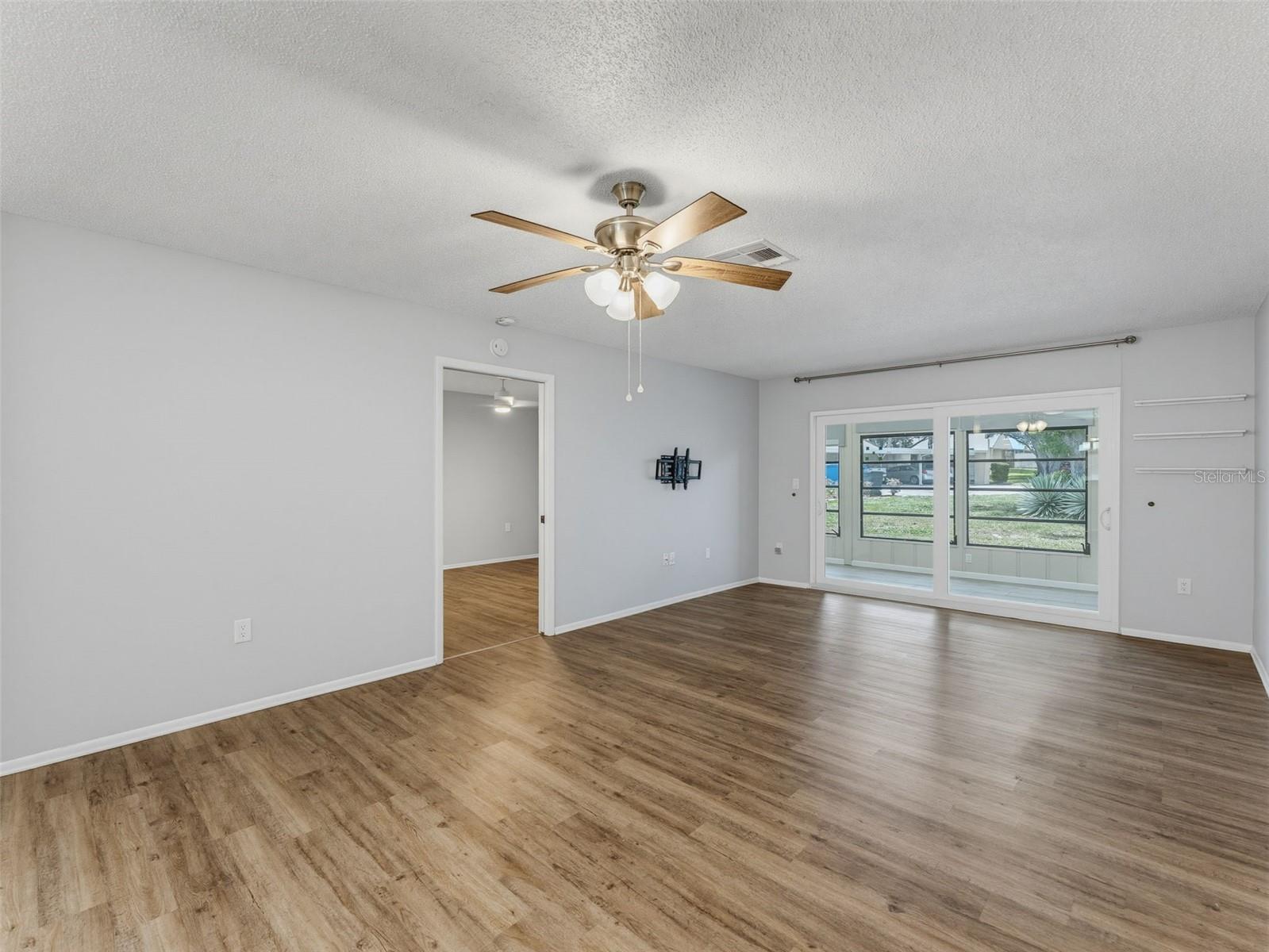 8330 HIGH POINT CIR #6 — photo 40