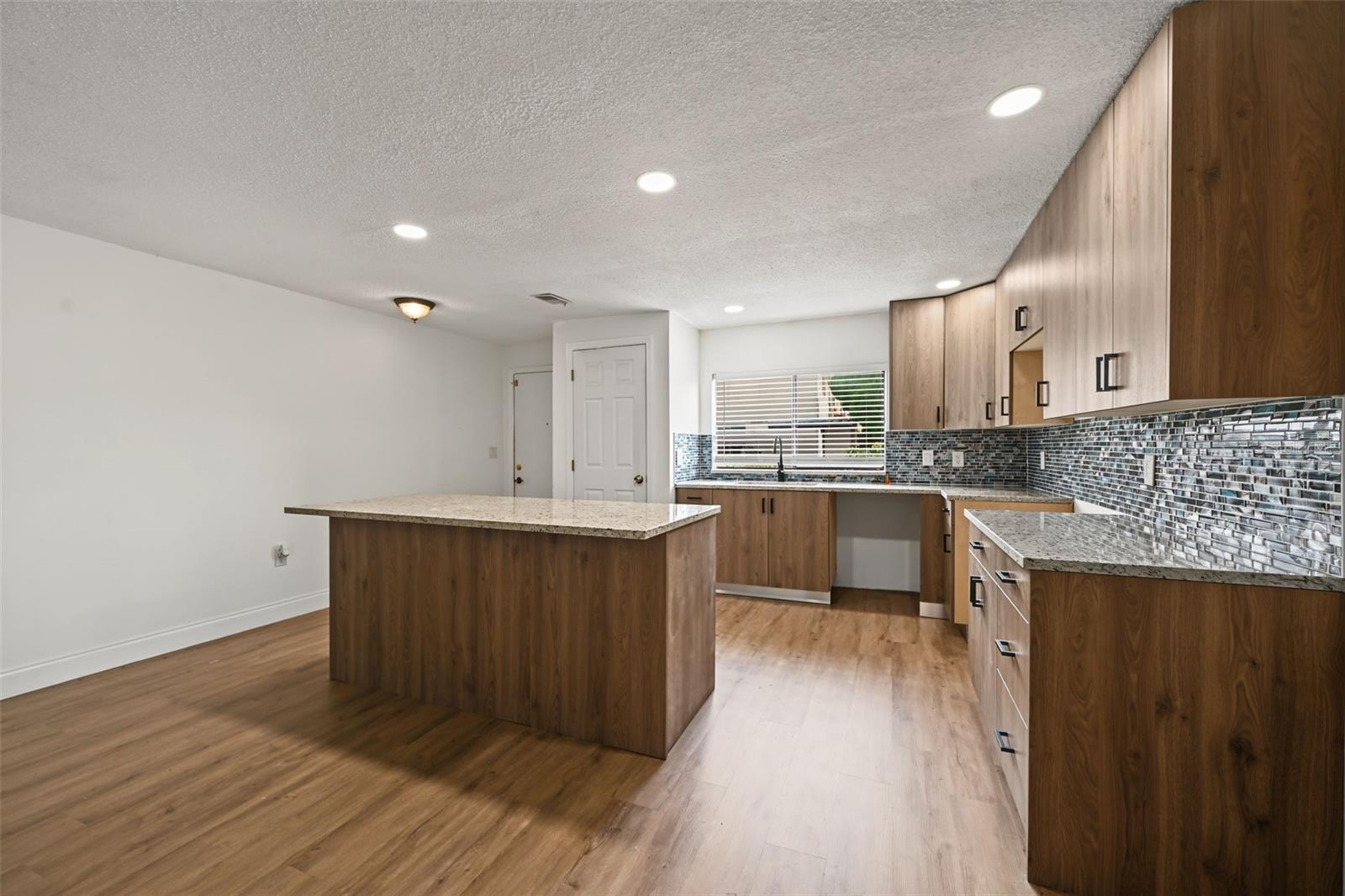 9930 EAGLES POINT CIR #1 — photo 20