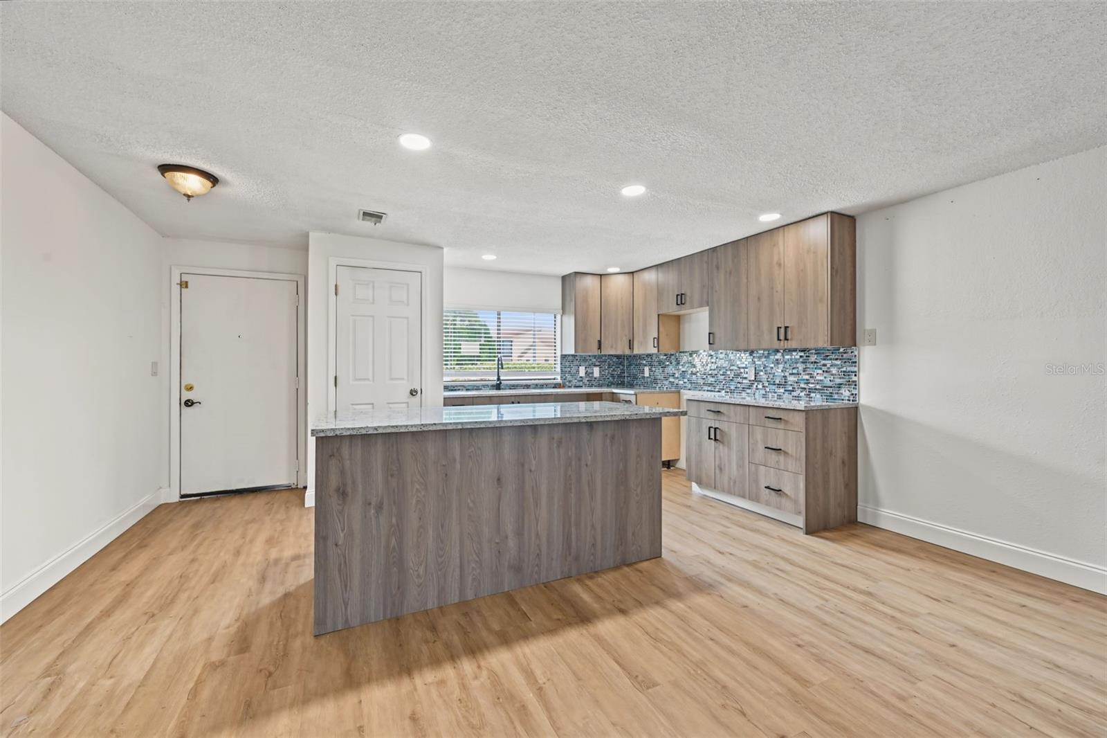9930 EAGLES POINT CIR #1 — photo 17