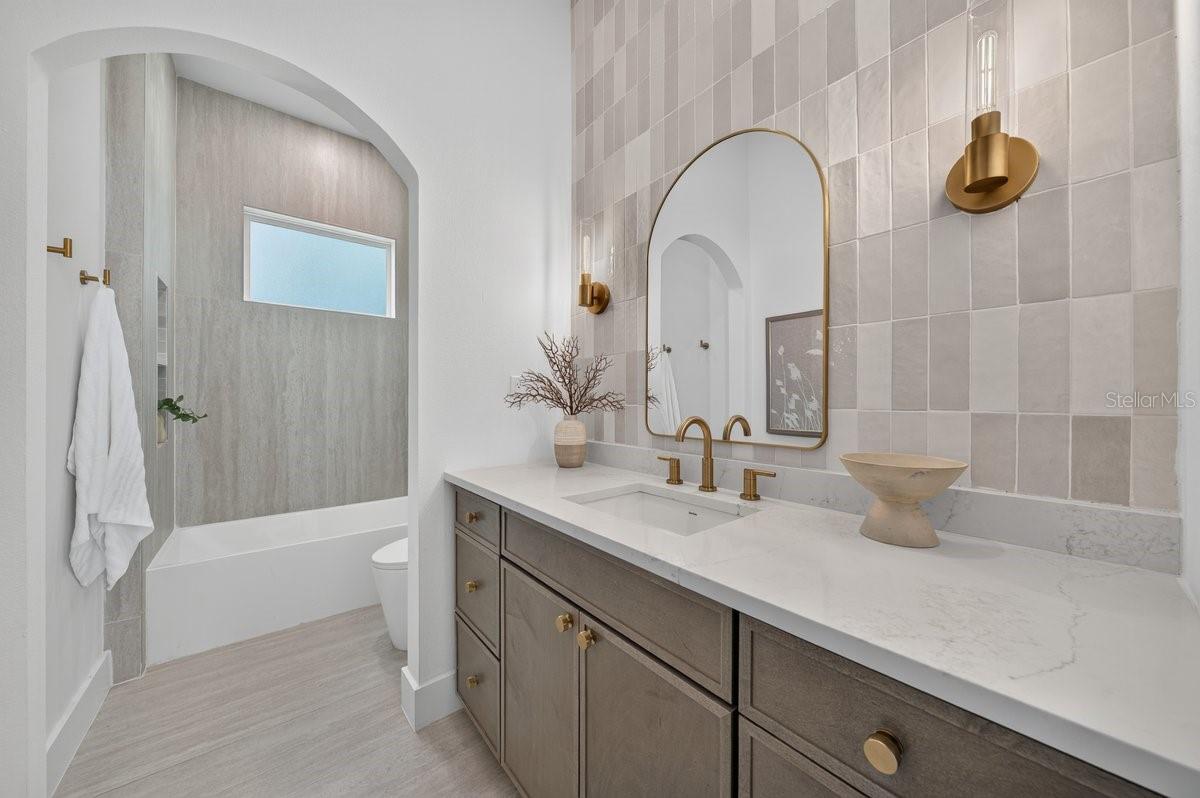 3109 QUEEN ST N — photo 8