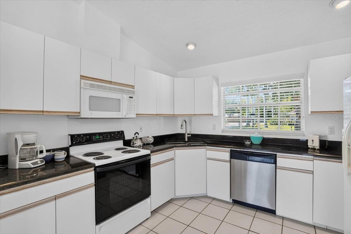 138 49TH CT E — photo 11