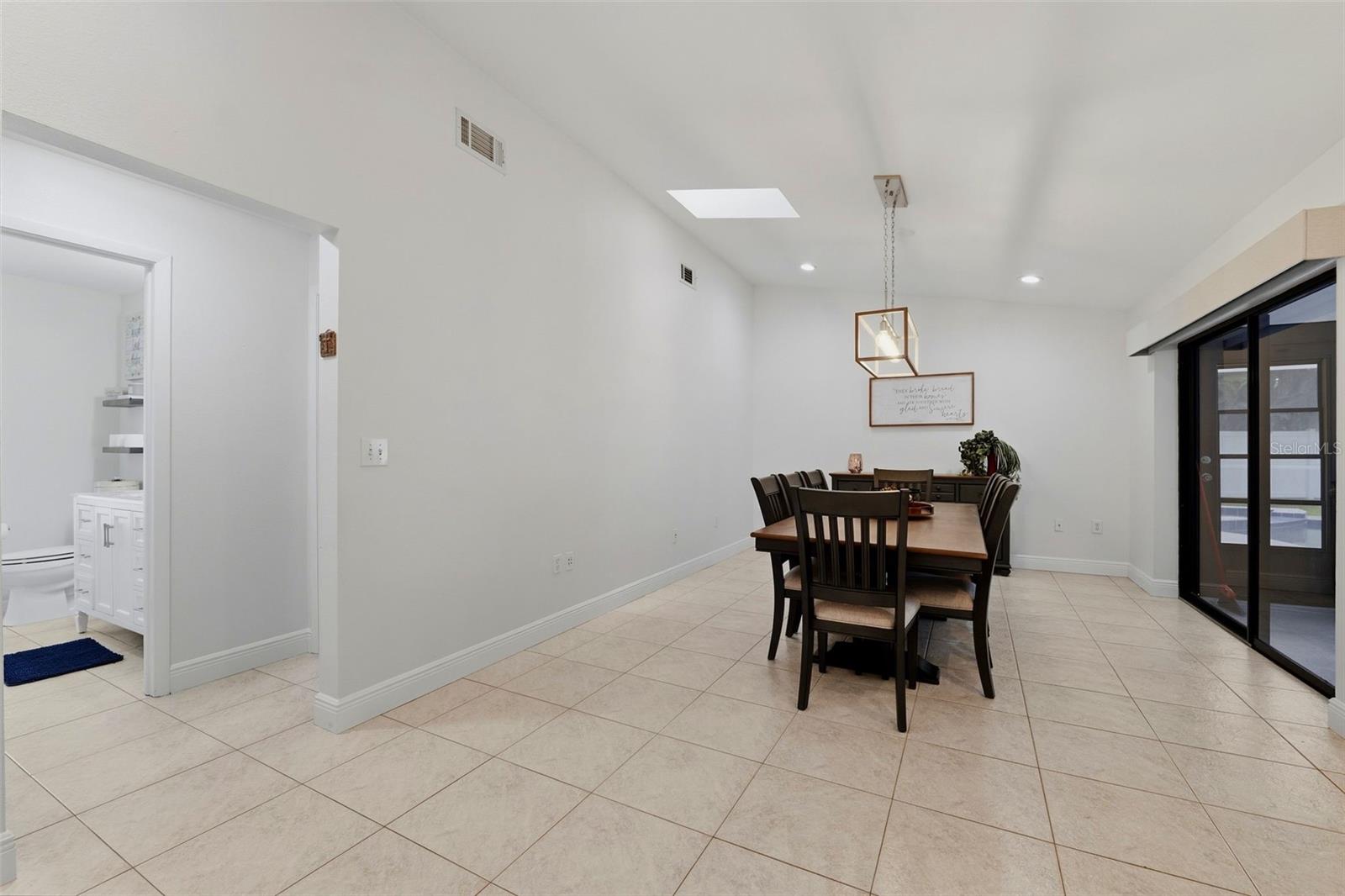 1598 VIRGINIA AVE — photo 28