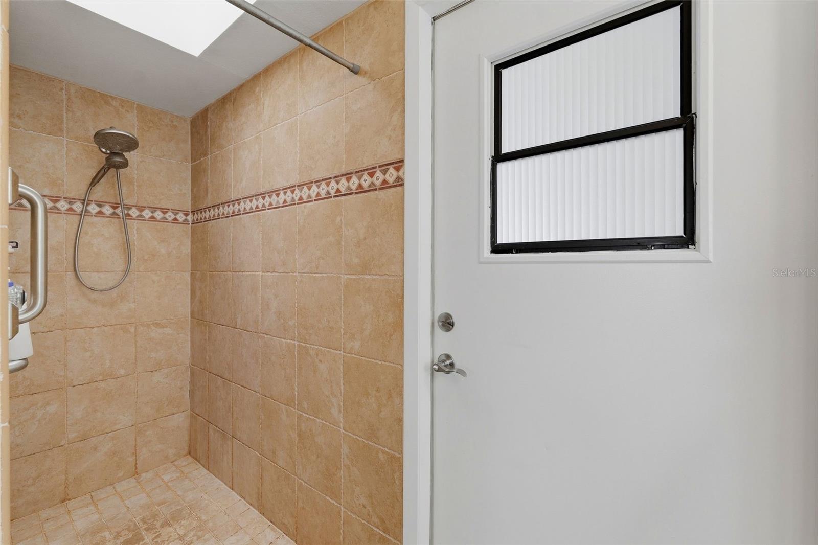 1598 VIRGINIA AVE — photo 19