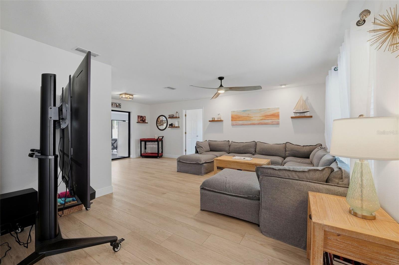 1598 VIRGINIA AVE — photo 24