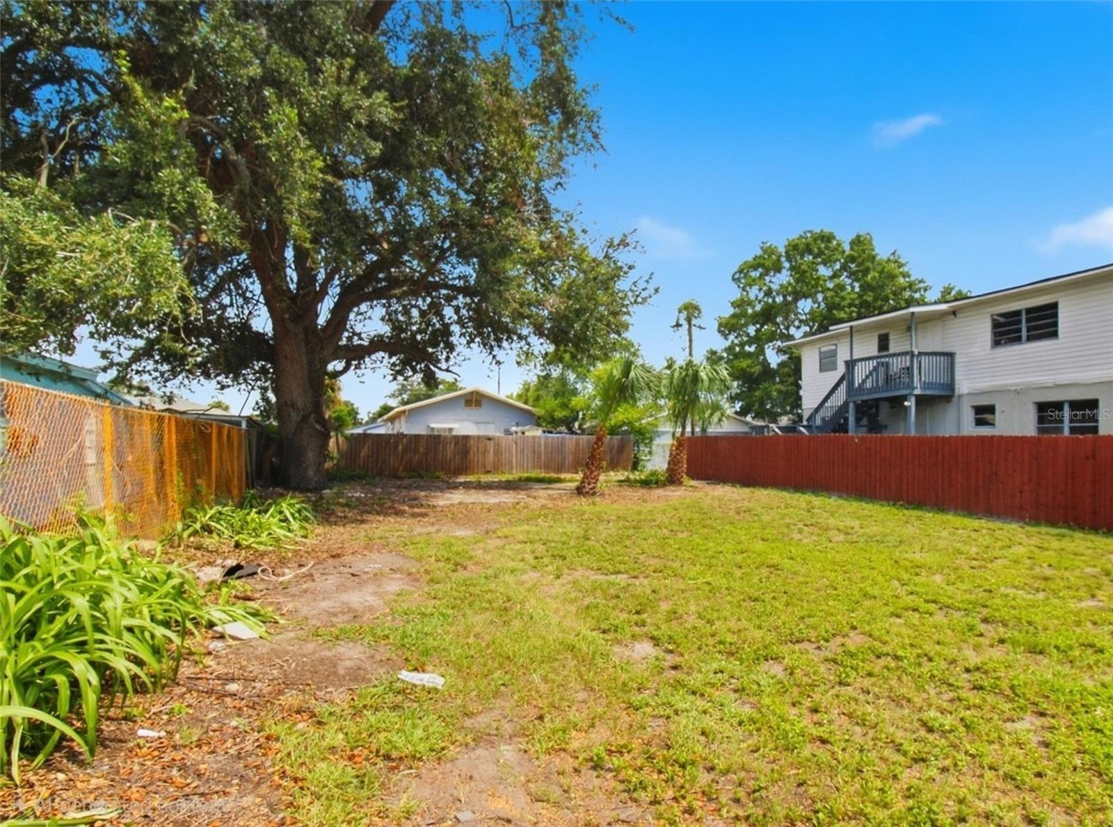 2517 W SPRUCE ST — photo 5