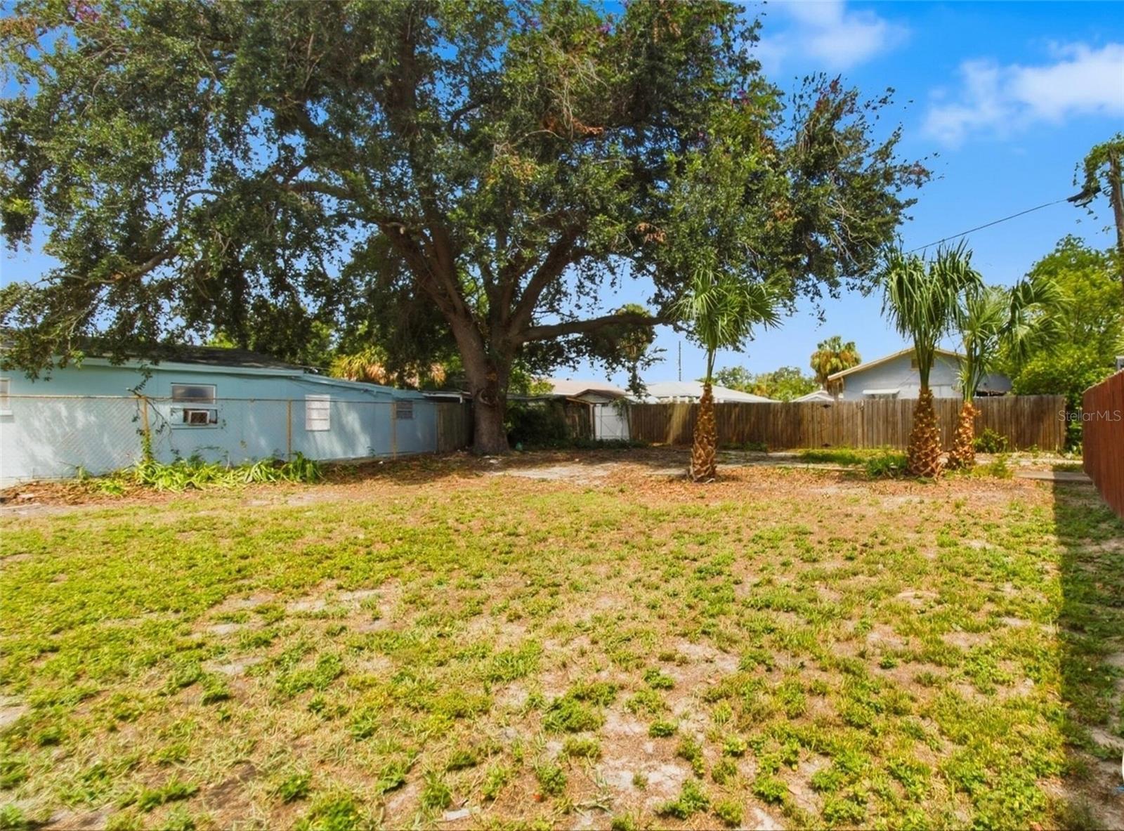 2517 W SPRUCE ST — photo 6