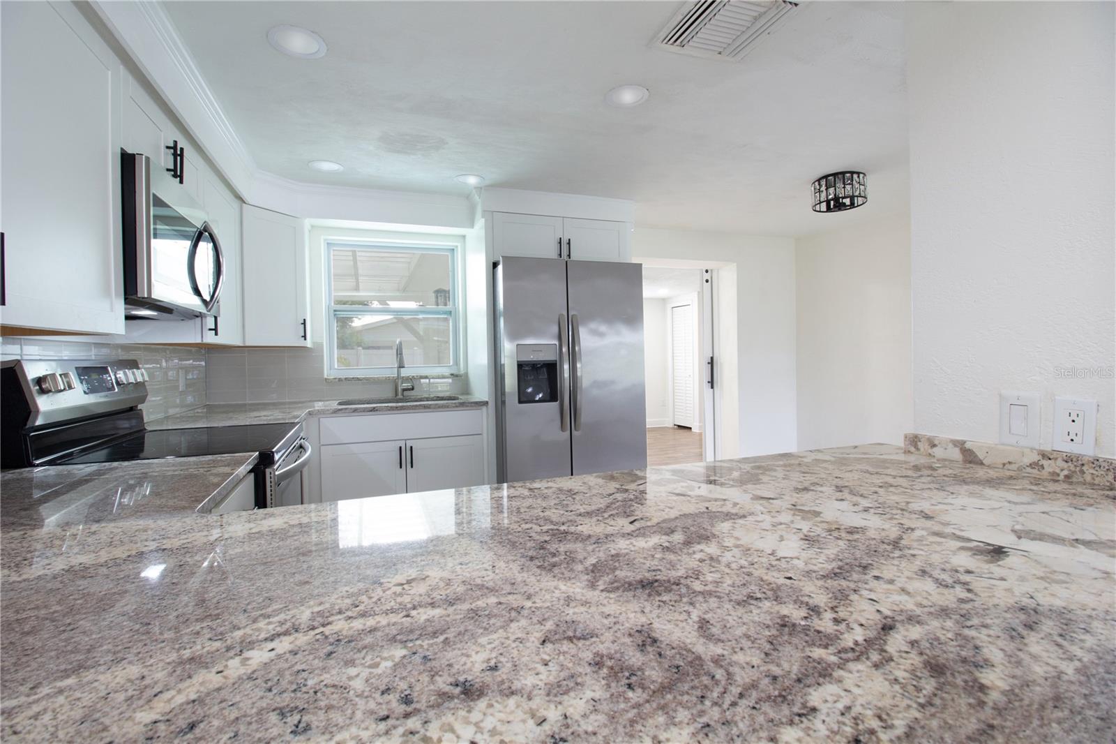 1408 JENNINGS DR — photo 8