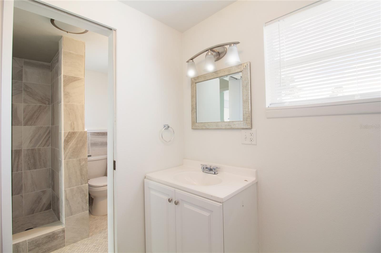 1408 JENNINGS DR — photo 19