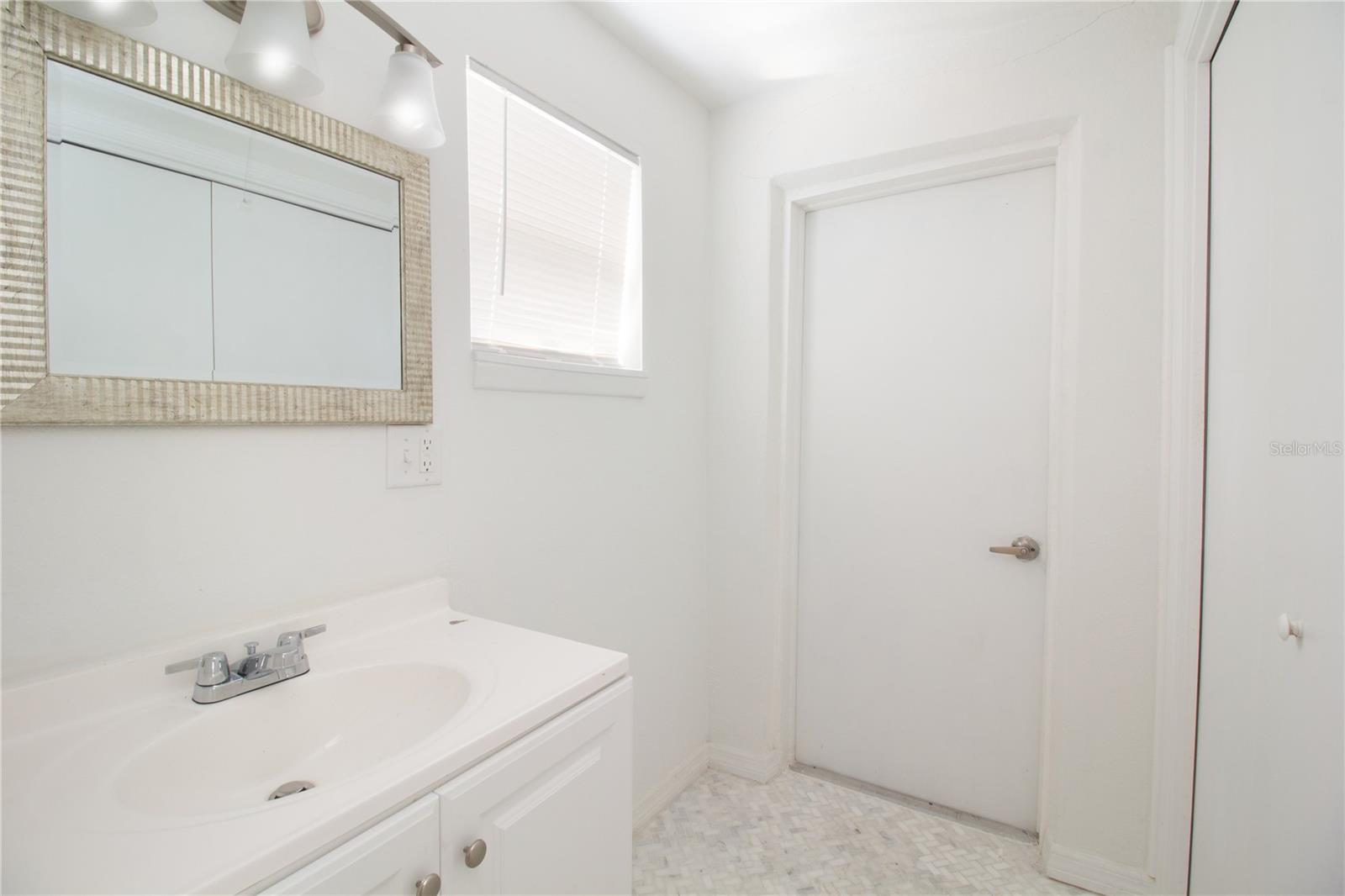 1408 JENNINGS DR — photo 20