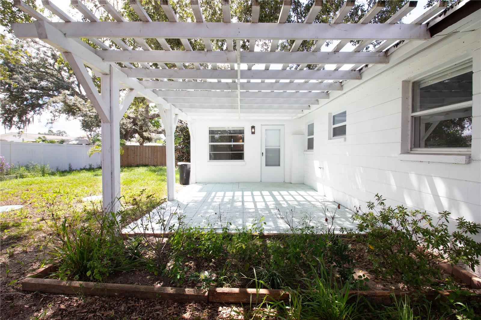 1408 JENNINGS DR — photo 25