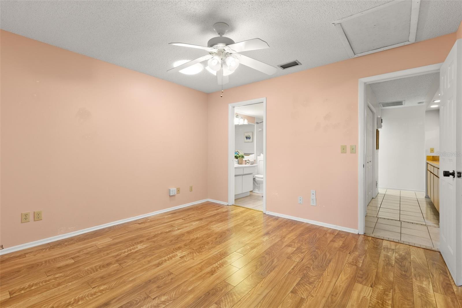 210 GRETCHEN CT — photo 24