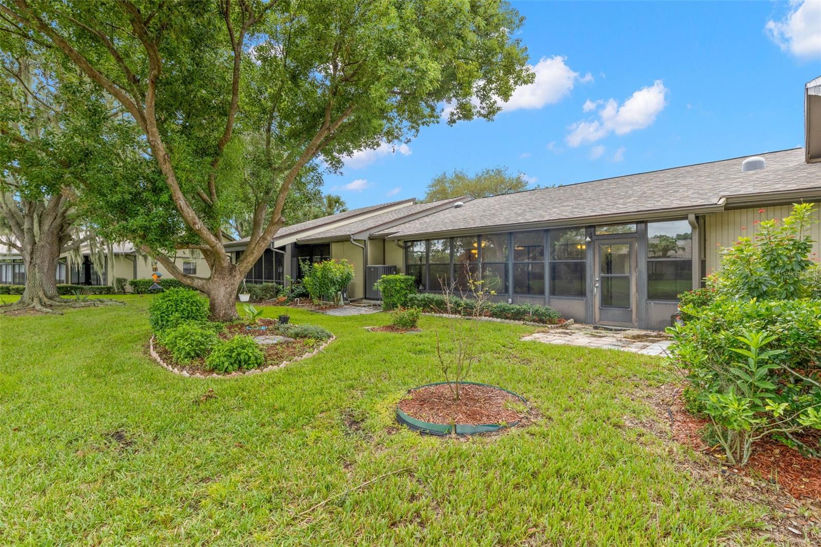210 GRETCHEN CT — photo 26