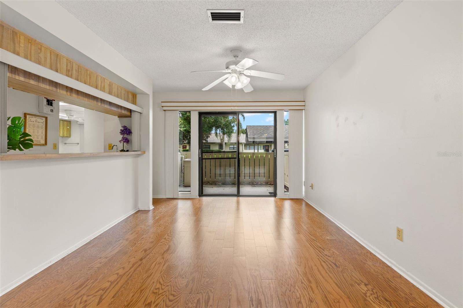 210 GRETCHEN CT — photo 8