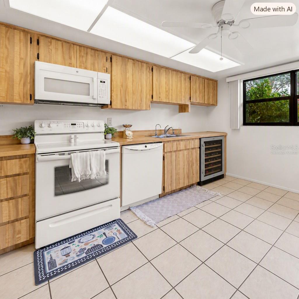 210 GRETCHEN CT — photo 14