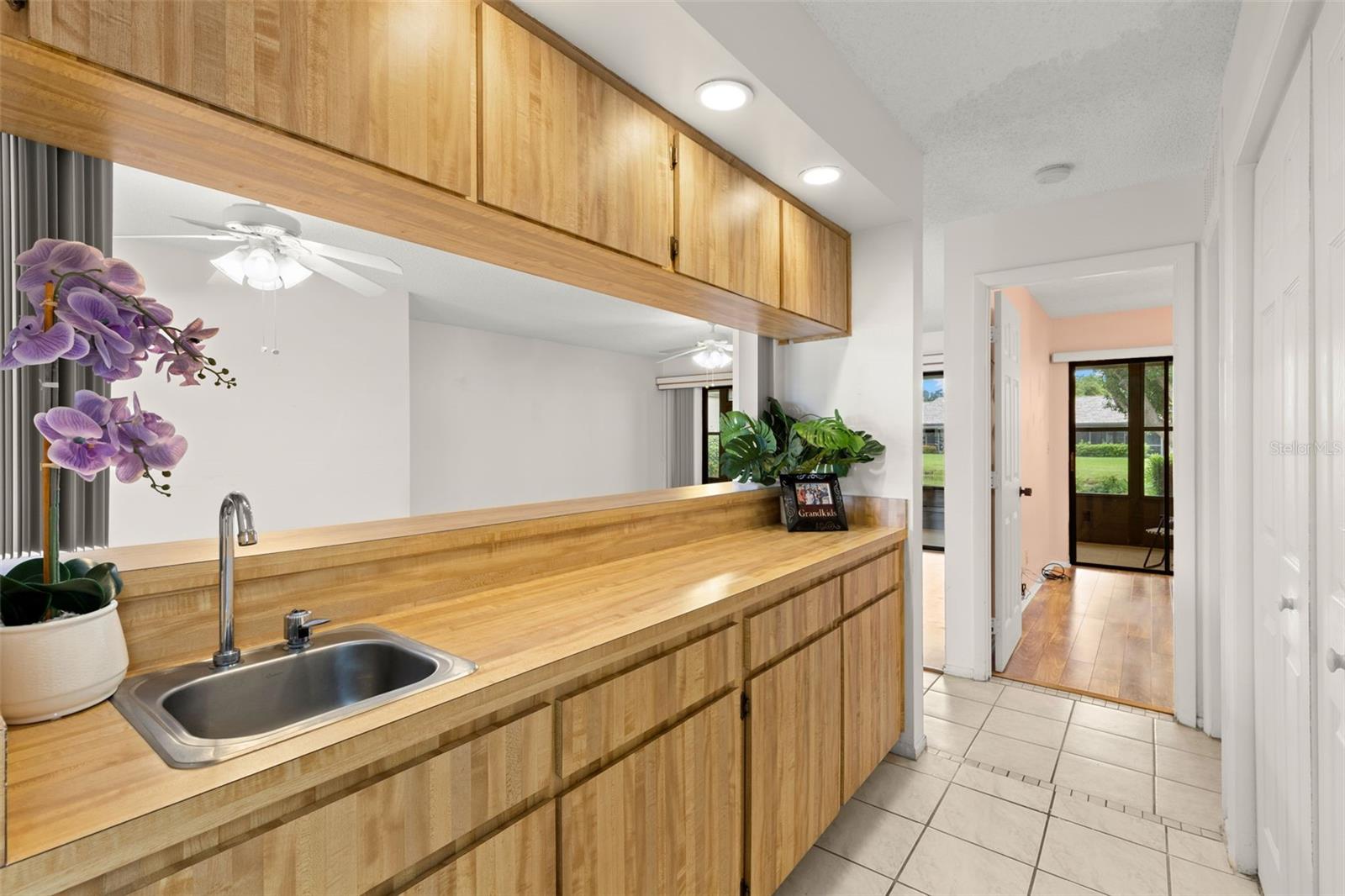 210 GRETCHEN CT — photo 11