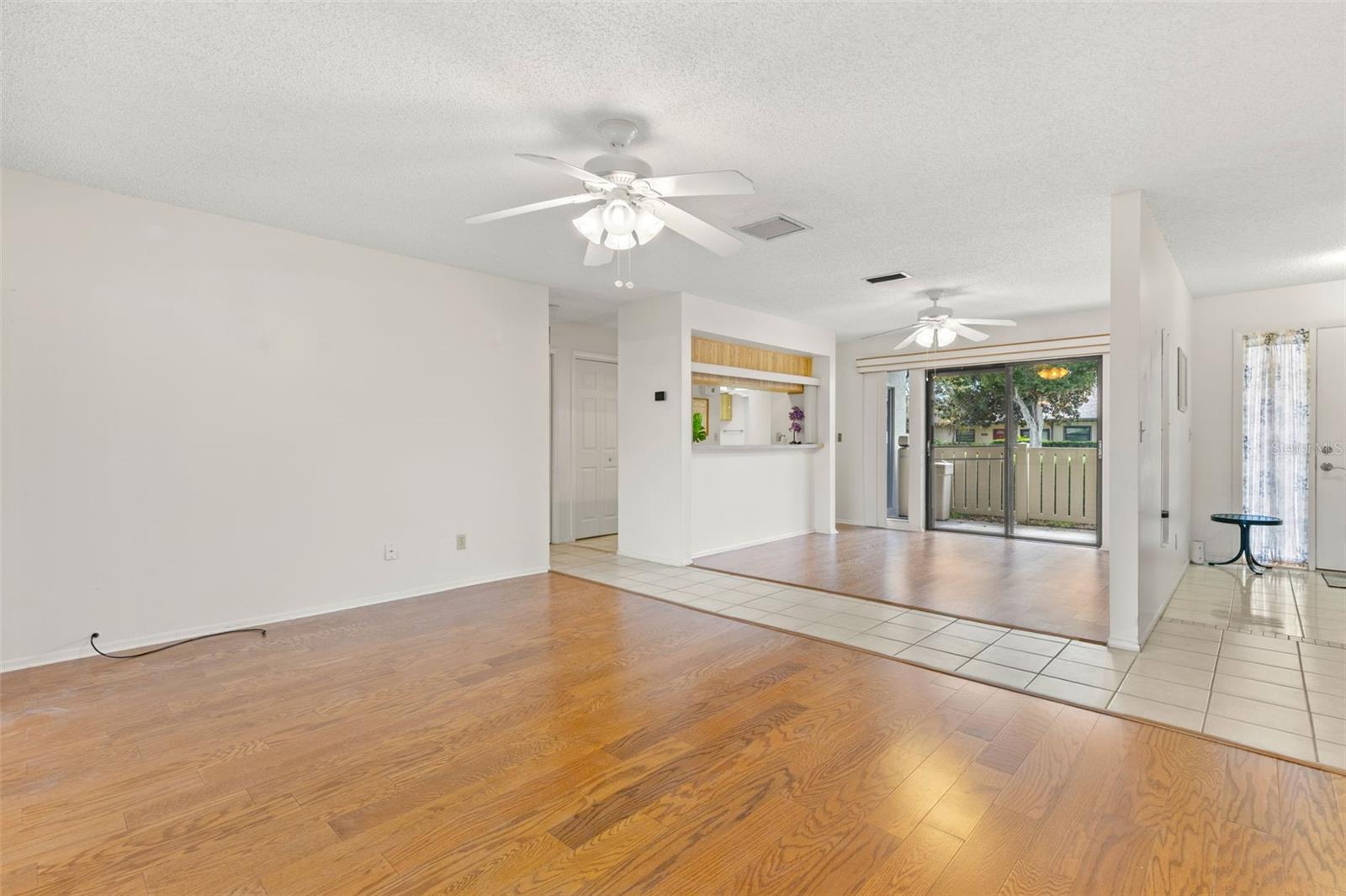 210 GRETCHEN CT — photo 5