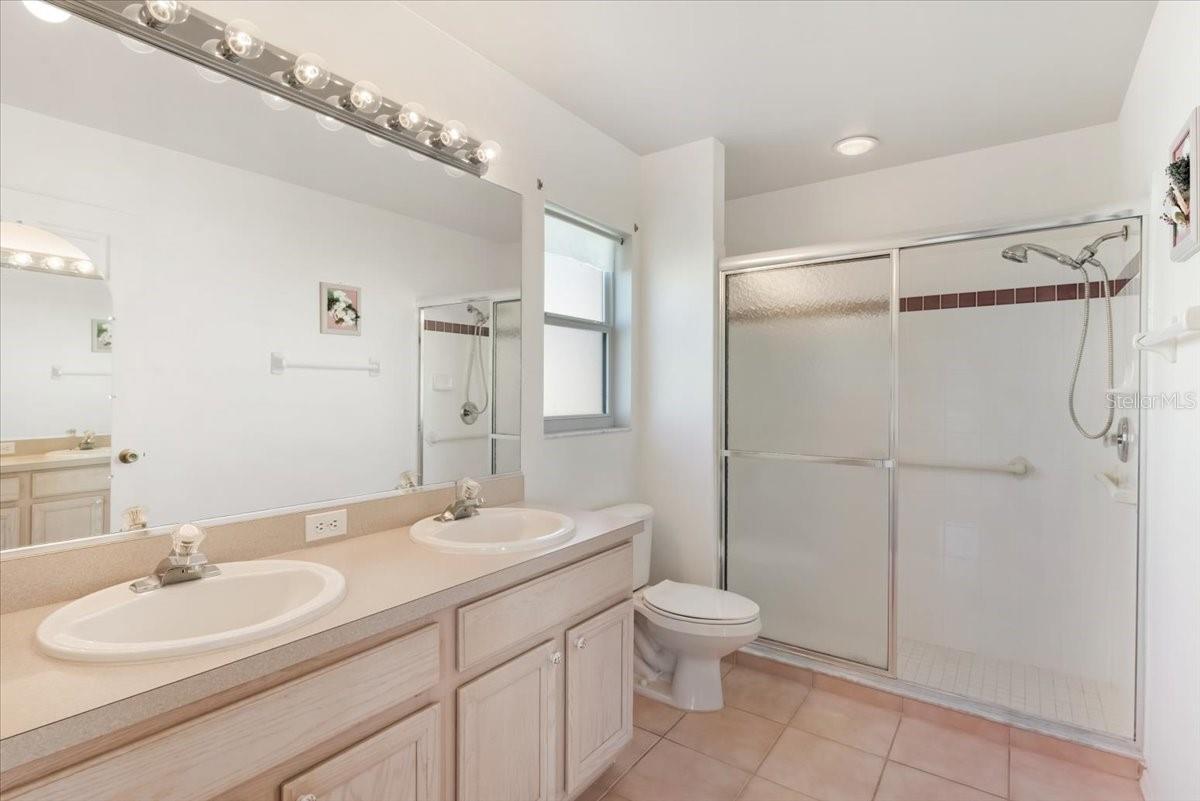 4254 TENNYSON WAY — photo 19