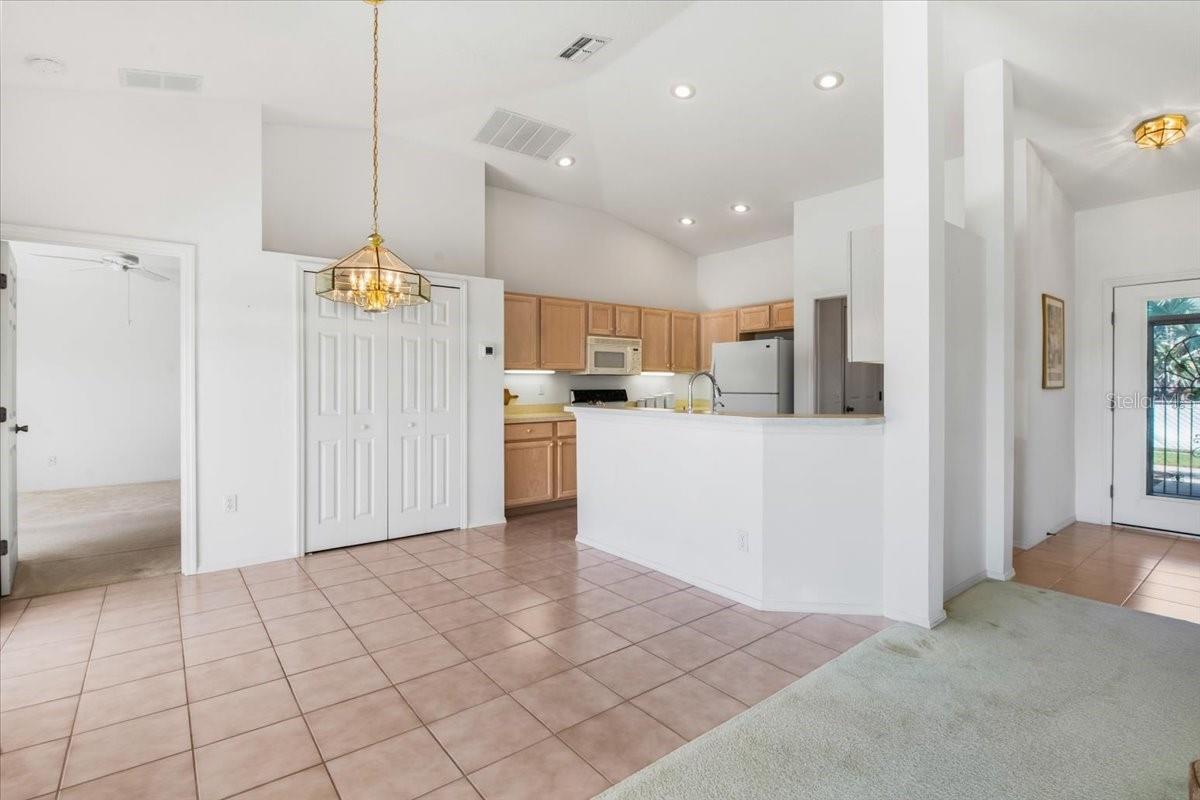 4254 TENNYSON WAY — photo 11