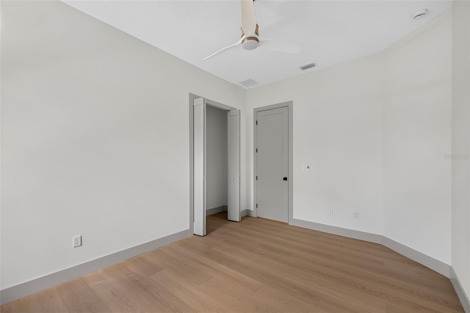 1207 E ELLICOTT ST — photo 41