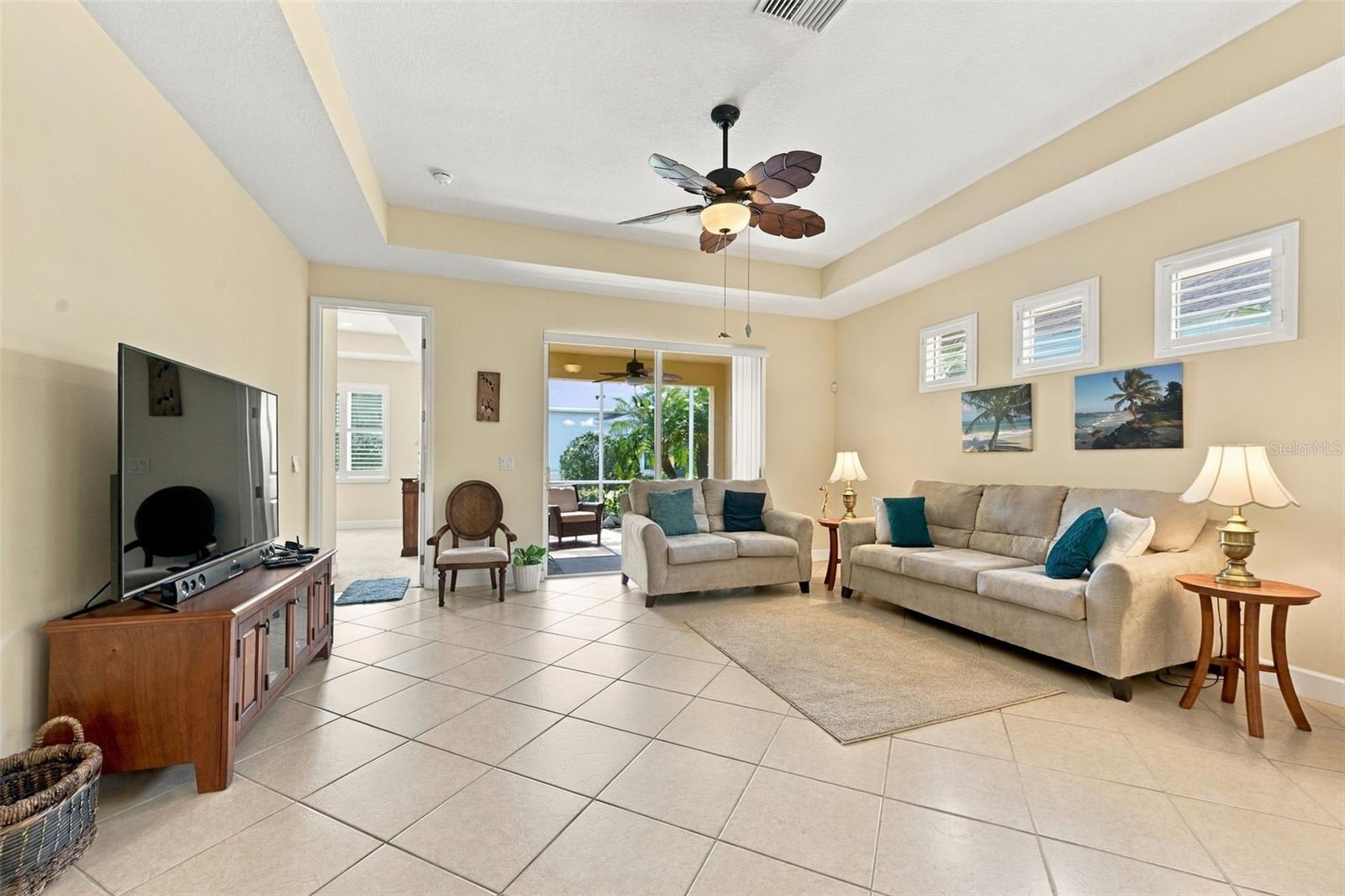 704 CHIPPER DR — photo 4