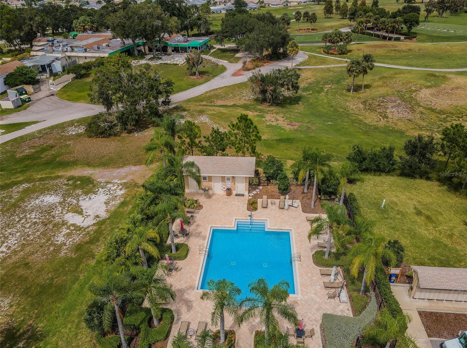 704 CHIPPER DR — photo 47
