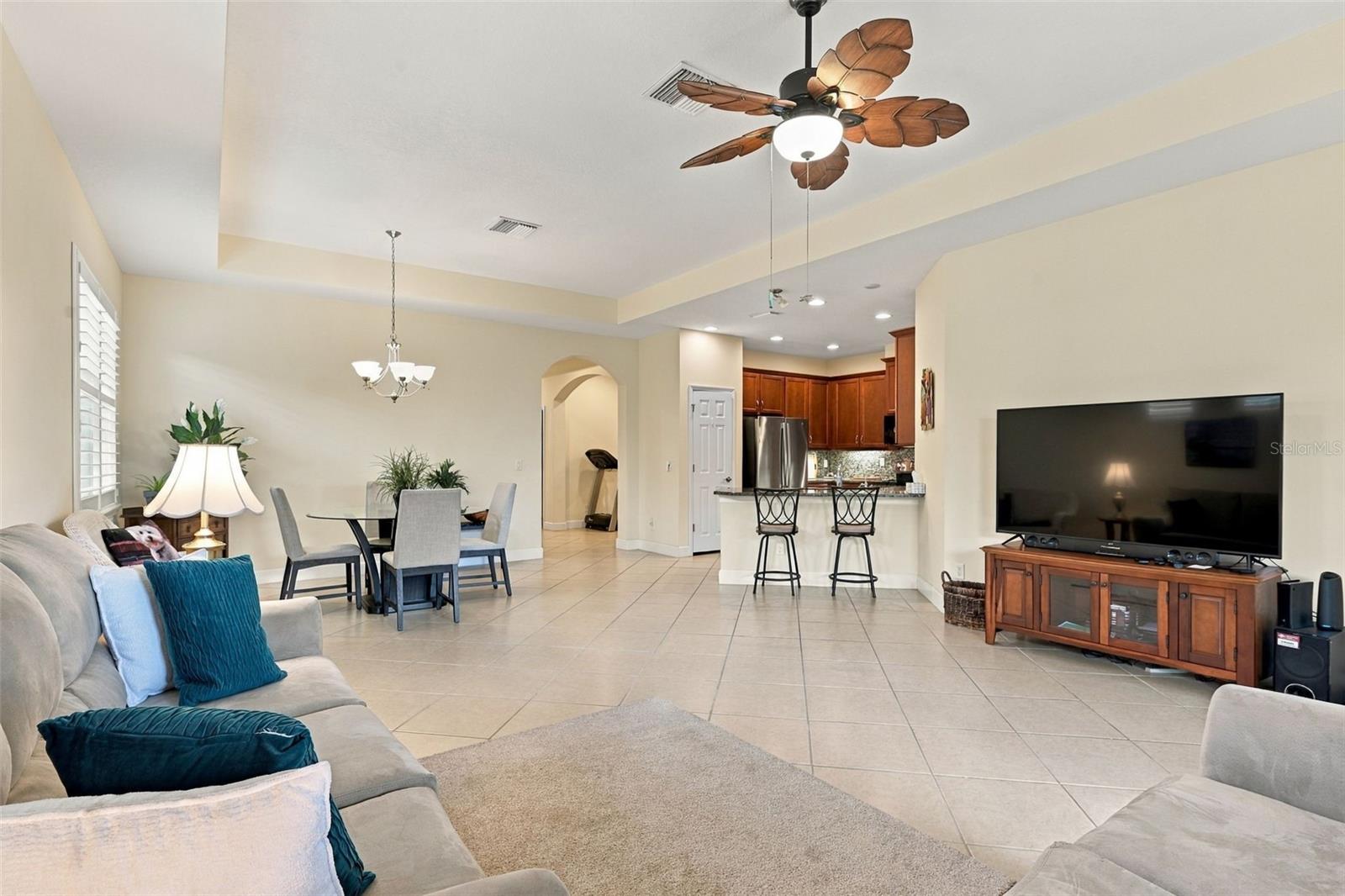 704 CHIPPER DR — photo 6