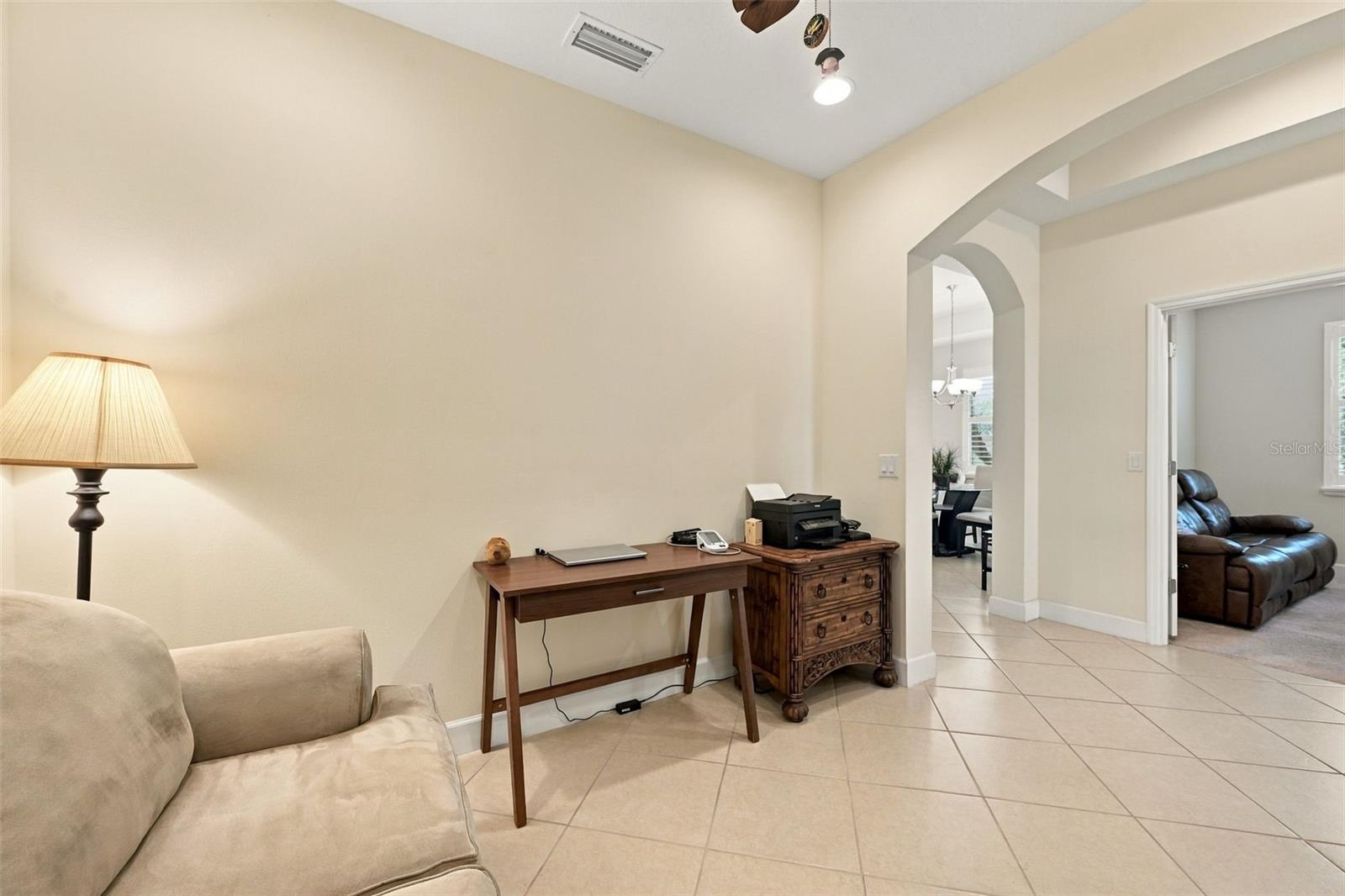 704 CHIPPER DR — photo 28