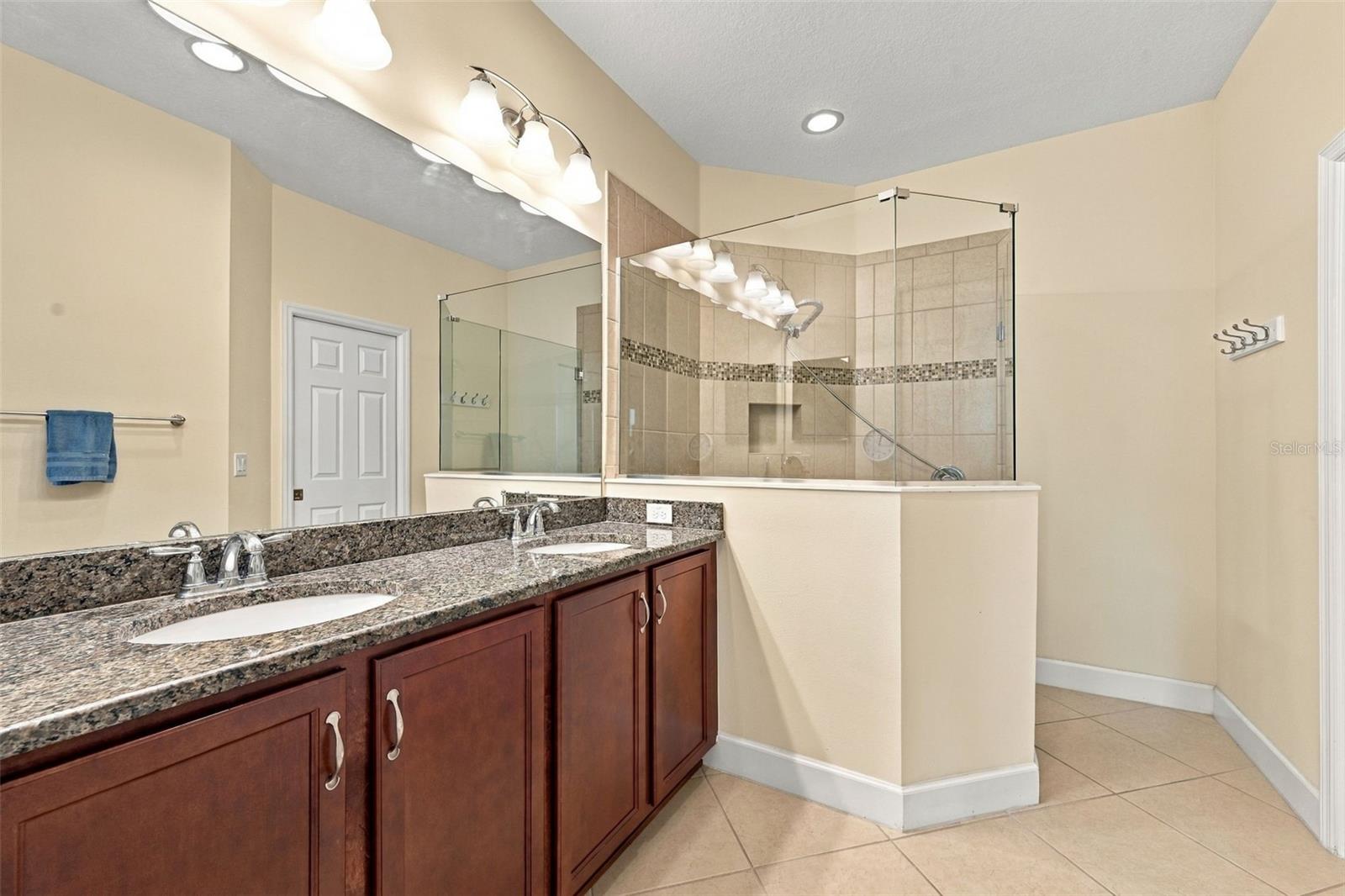 704 CHIPPER DR — photo 20