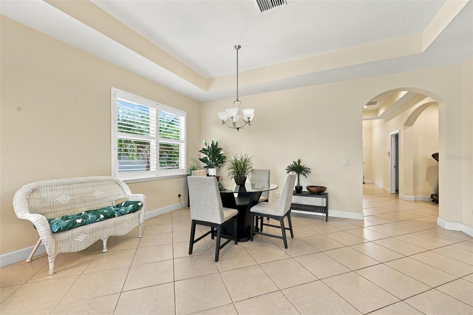 704 CHIPPER DR — photo 8