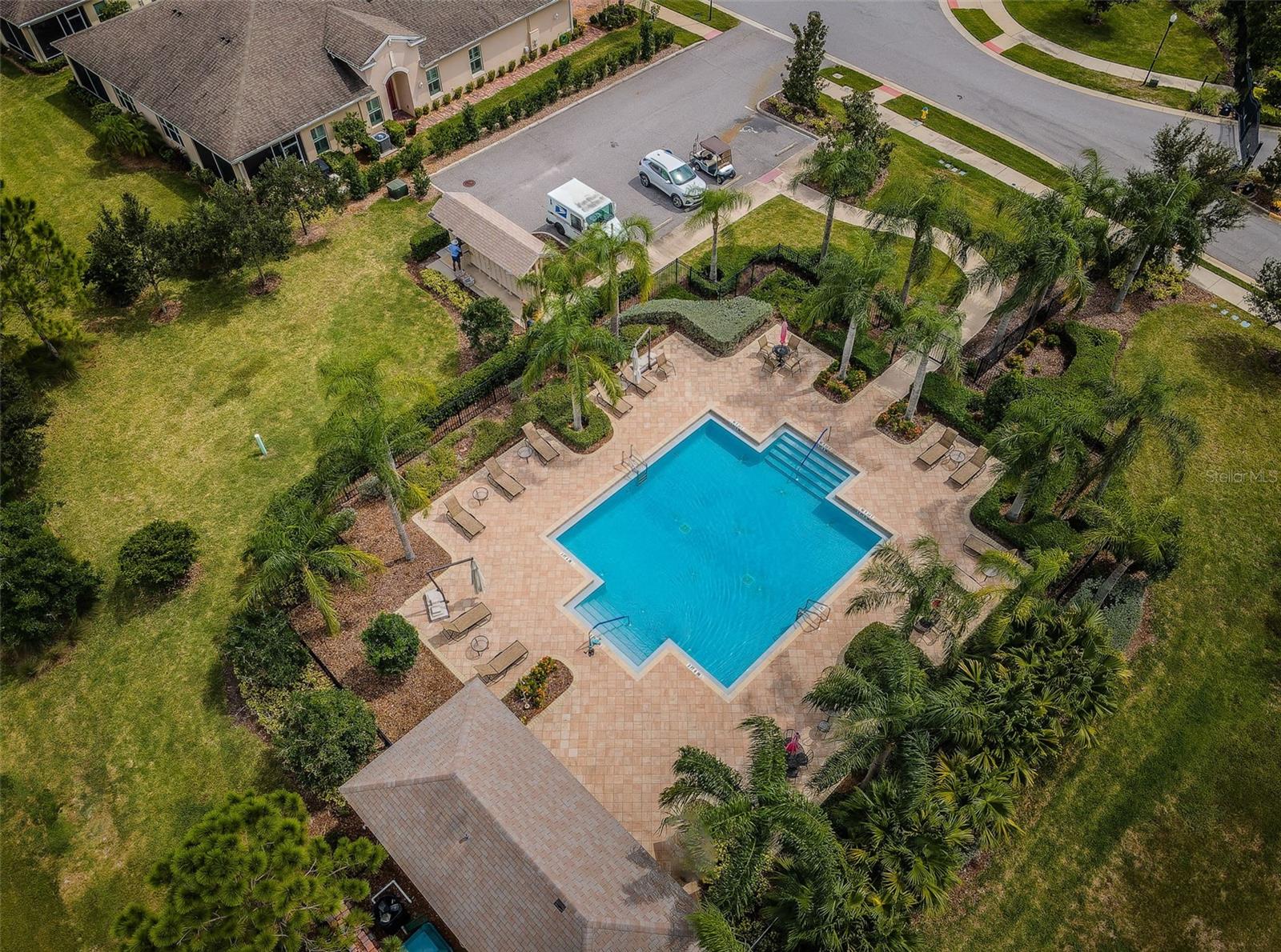 704 CHIPPER DR — photo 49