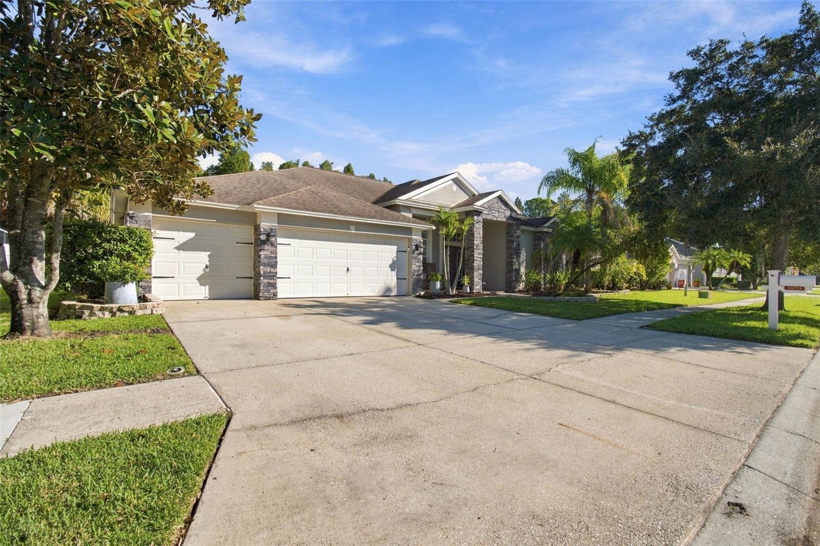 26221 SWORD DANCER DR — photo 3