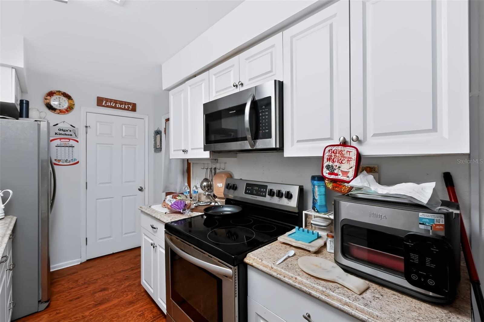 2409 GIDDENS AVE — photo 13