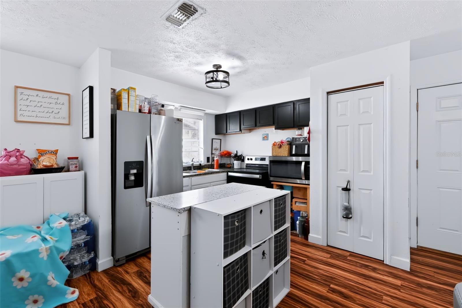 2409 GIDDENS AVE — photo 33