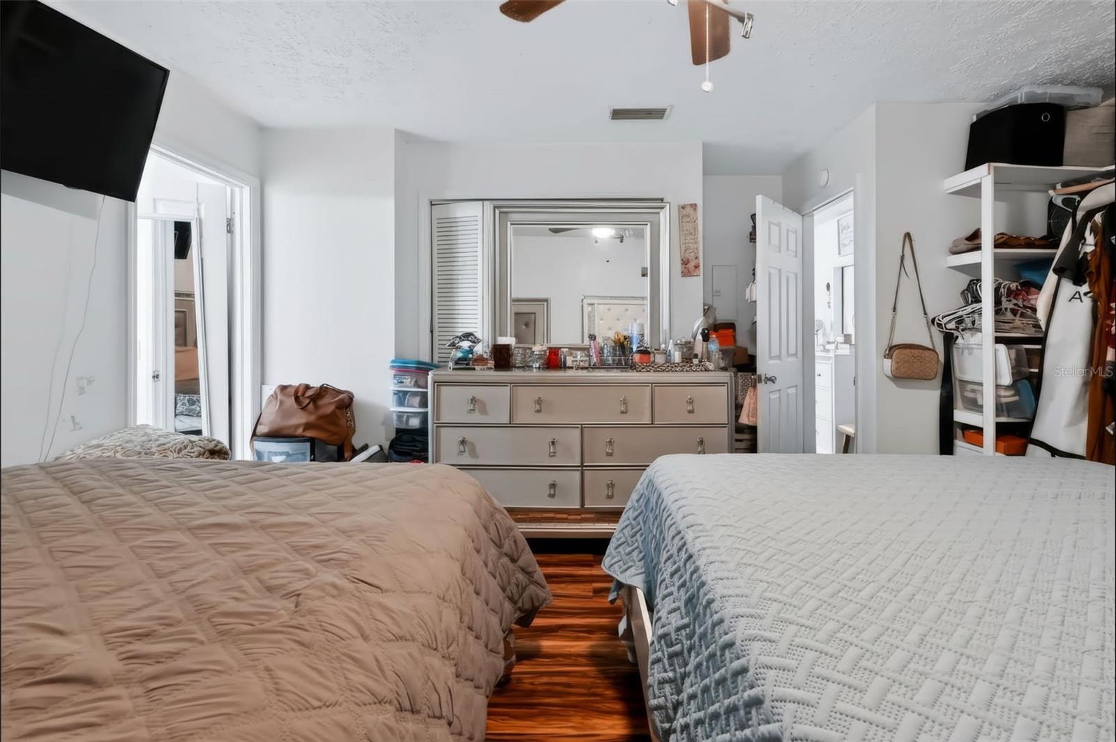 2409 GIDDENS AVE — photo 39