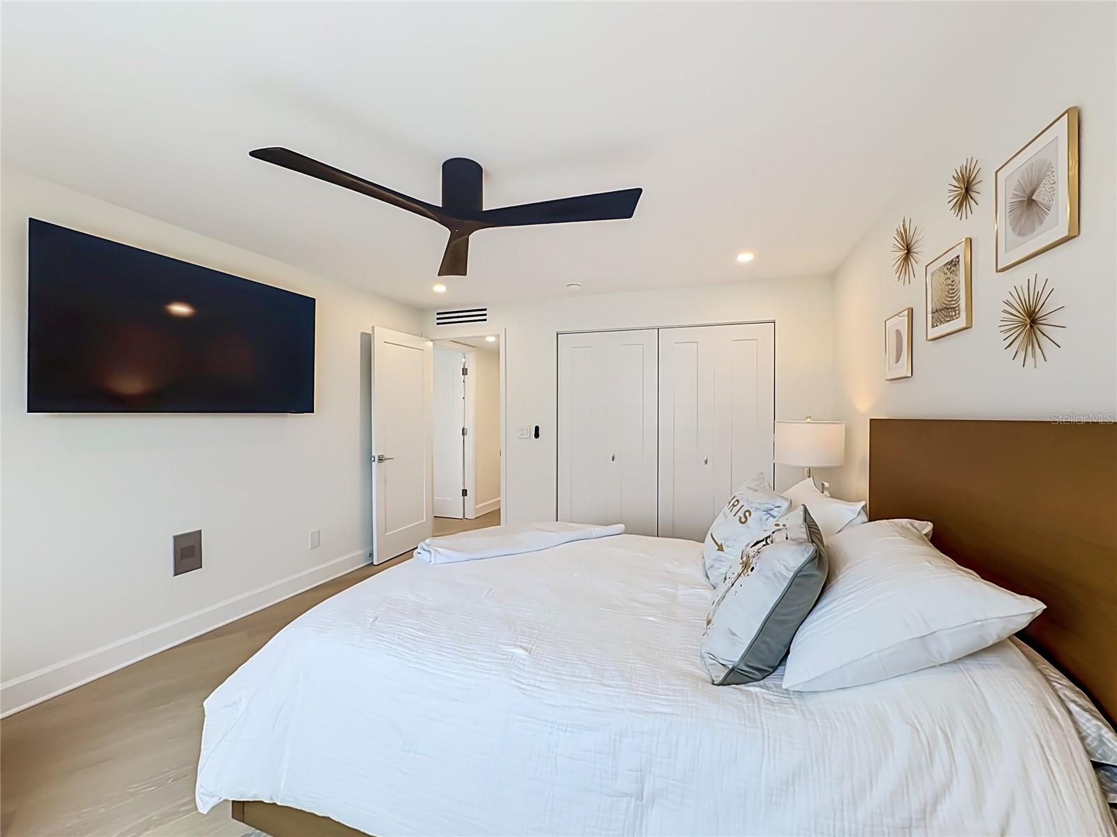 435 S GULFSTREAM AVE #1006 — photo 27