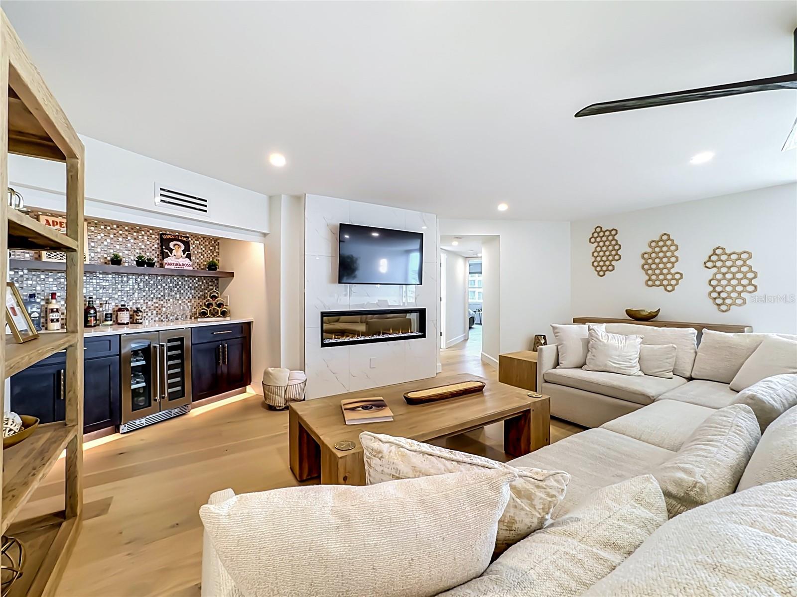 435 S GULFSTREAM AVE #1006 — photo 23
