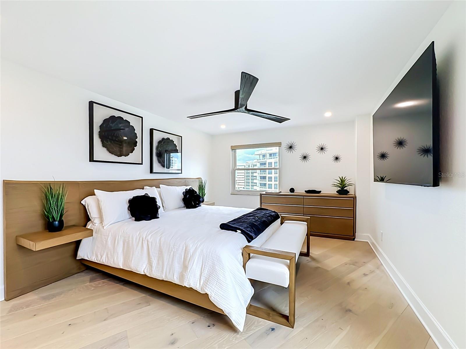 435 S GULFSTREAM AVE #1006 — photo 32