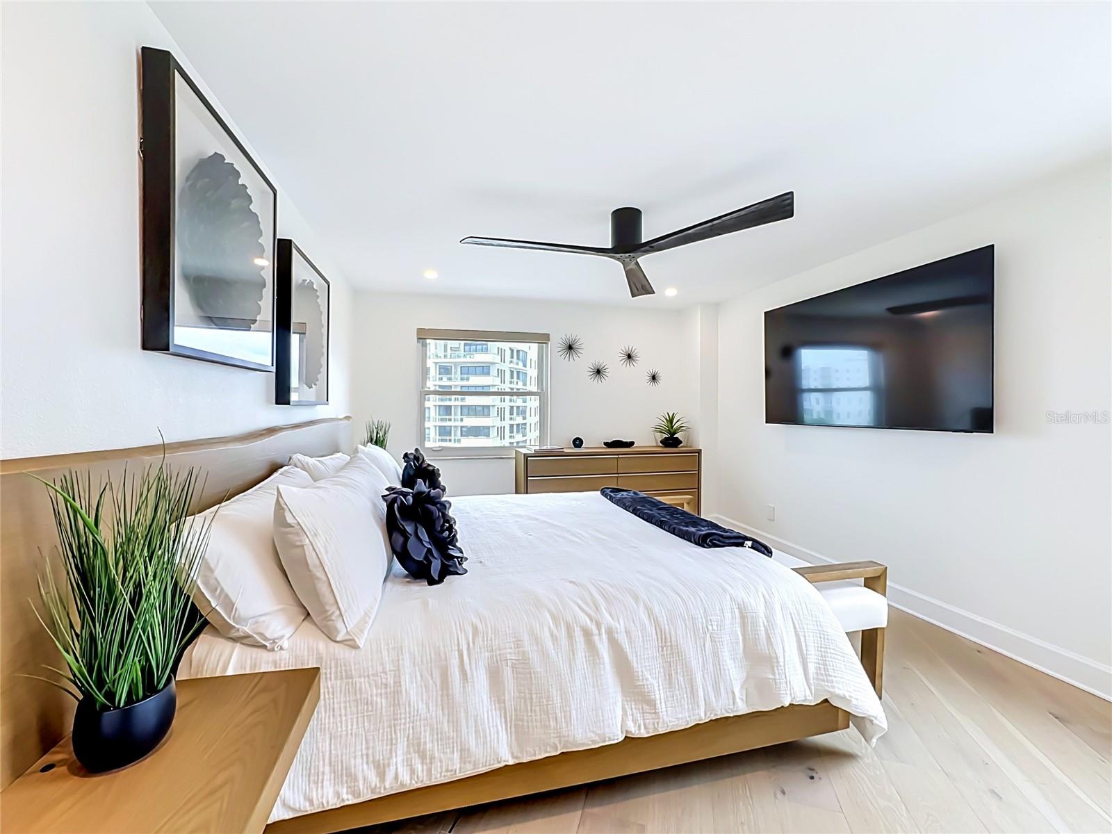 435 S GULFSTREAM AVE #1006 — photo 31