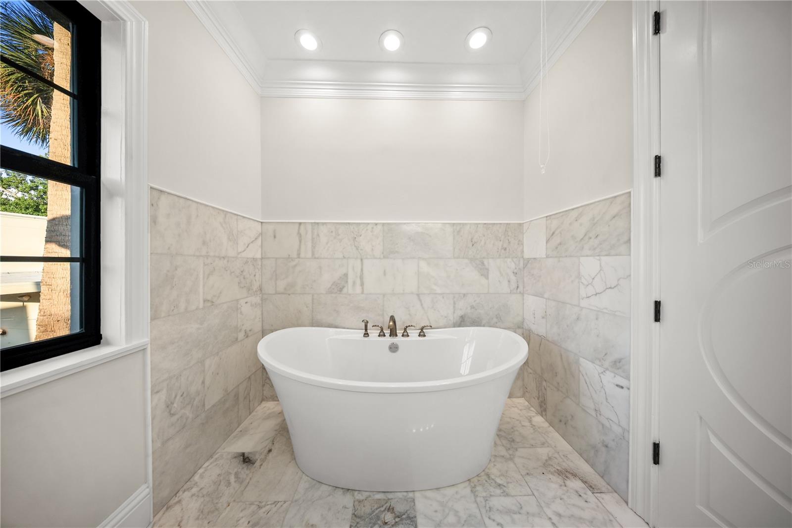 420 S ROYAL POINCIANA DR — photo 35