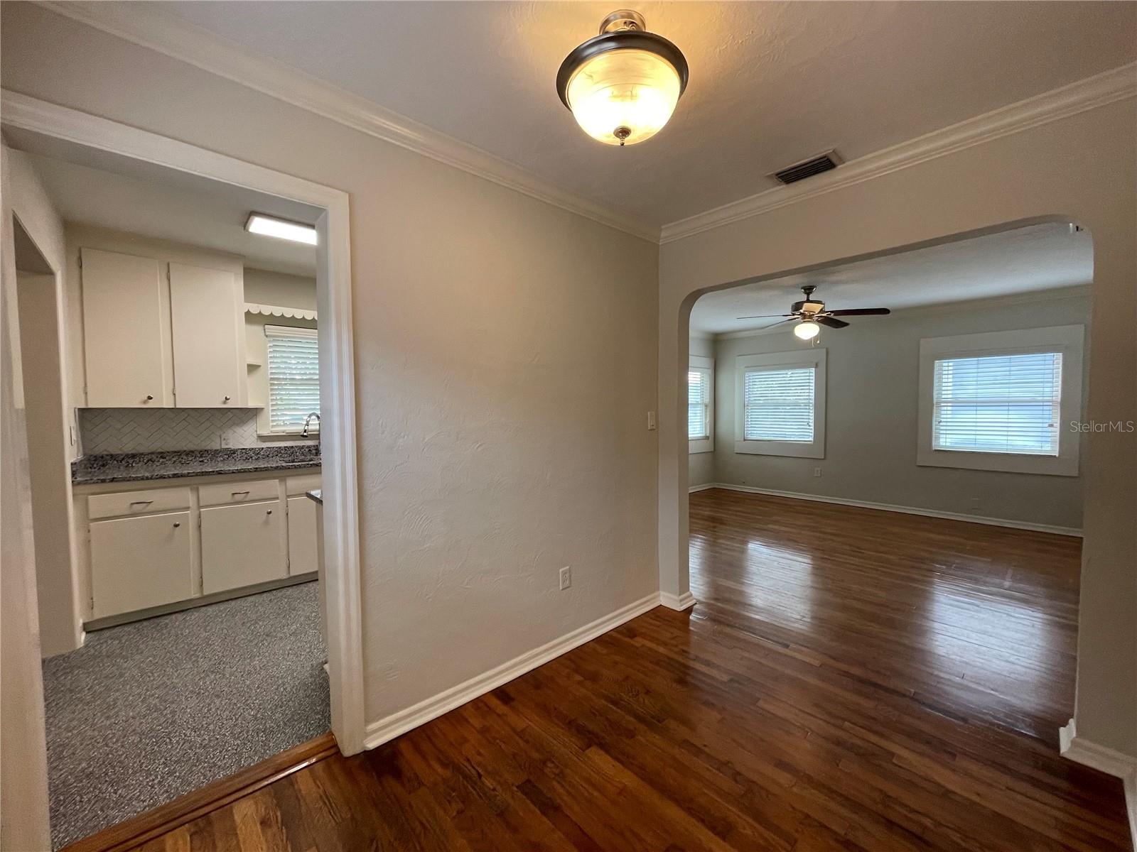 303 S AUDUBON AVE — photo 3