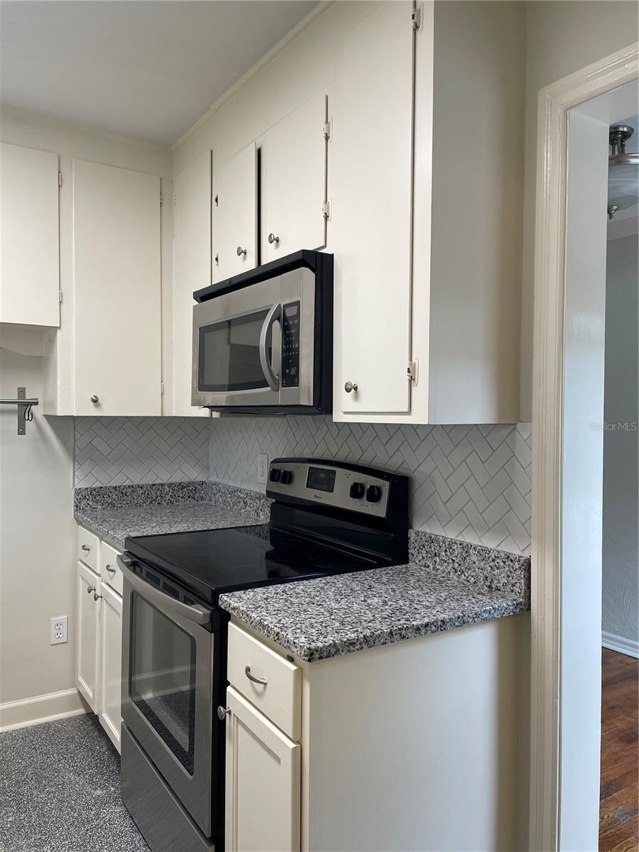 303 S AUDUBON AVE — photo 10