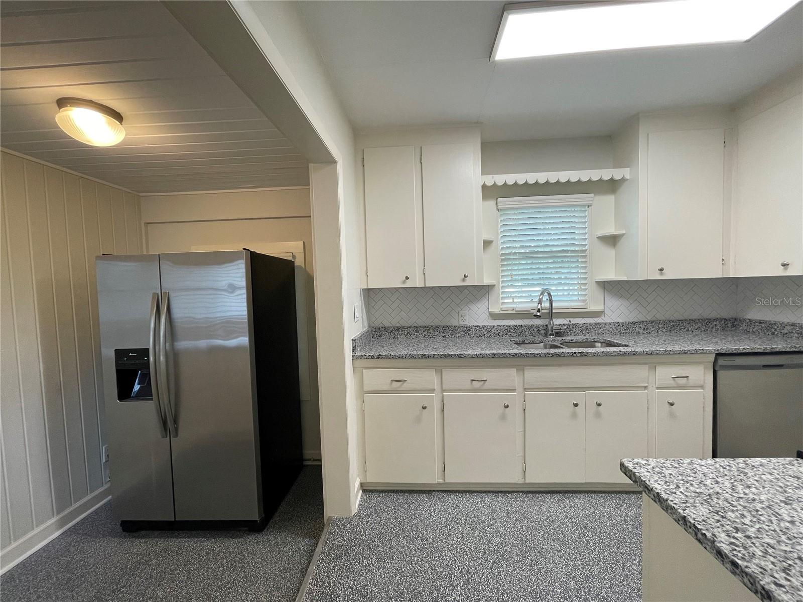 303 S AUDUBON AVE — photo 17