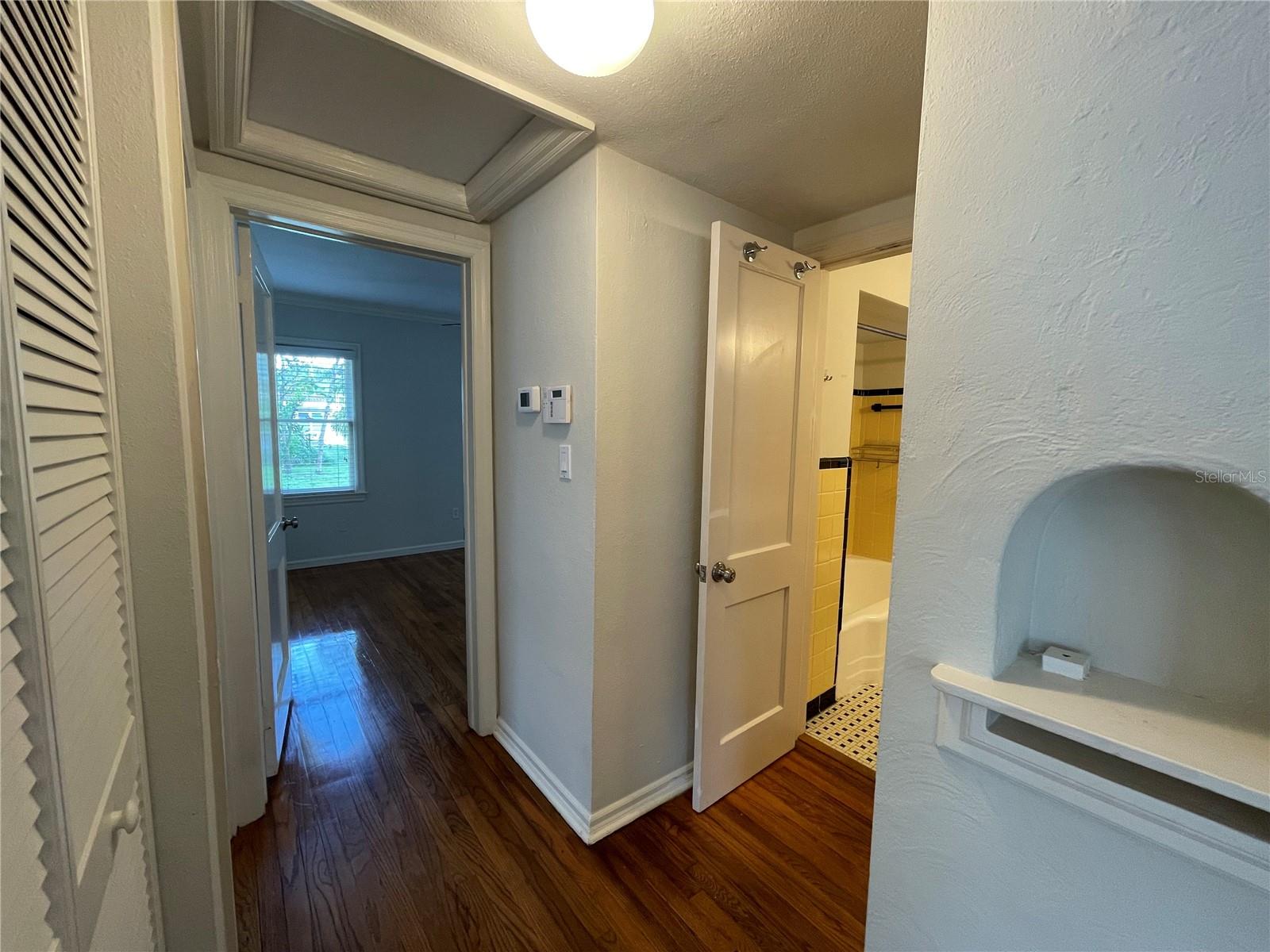 303 S AUDUBON AVE — photo 18